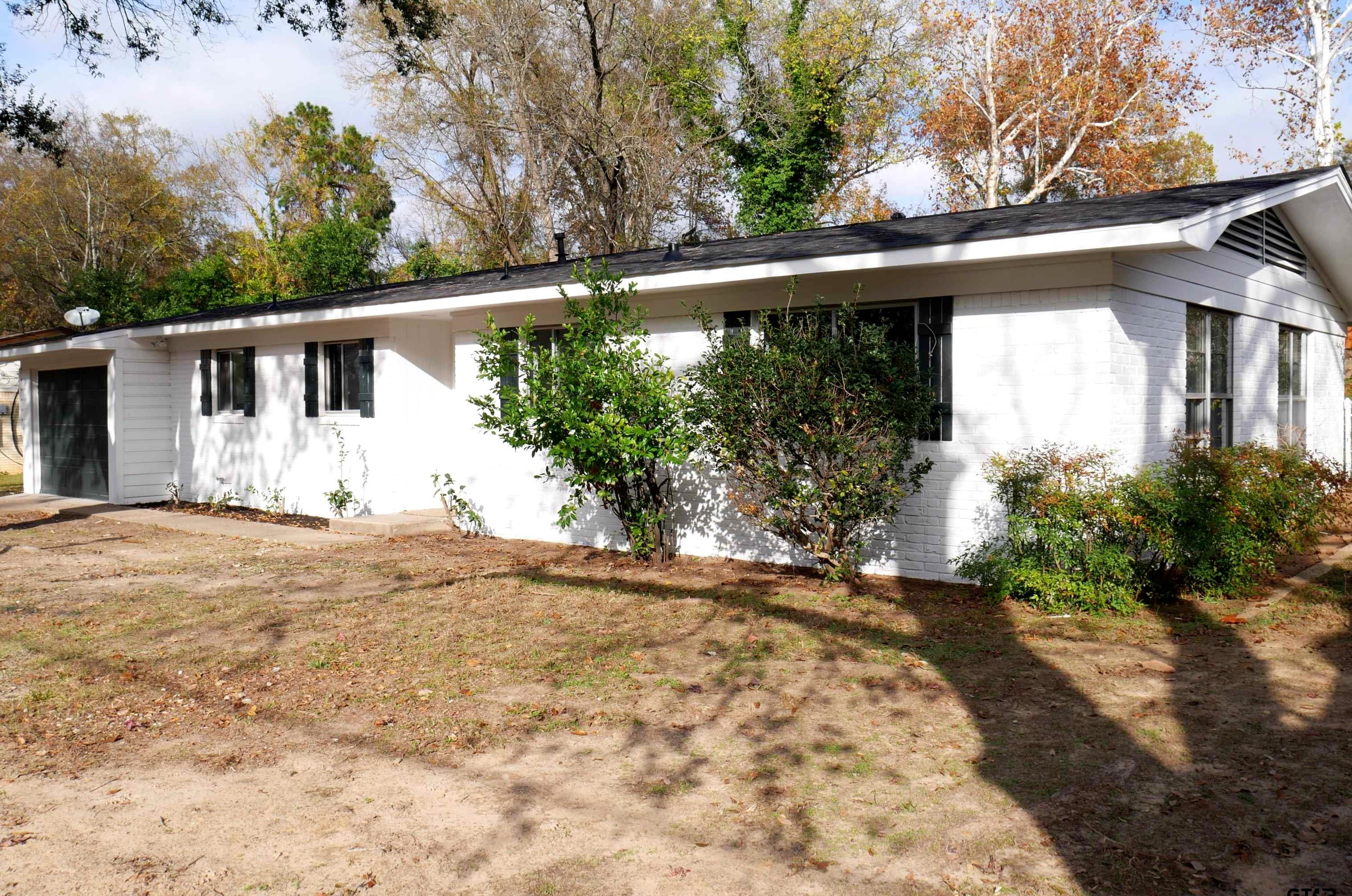 617 Richardson Dr, Tyler, TX 75702-3852