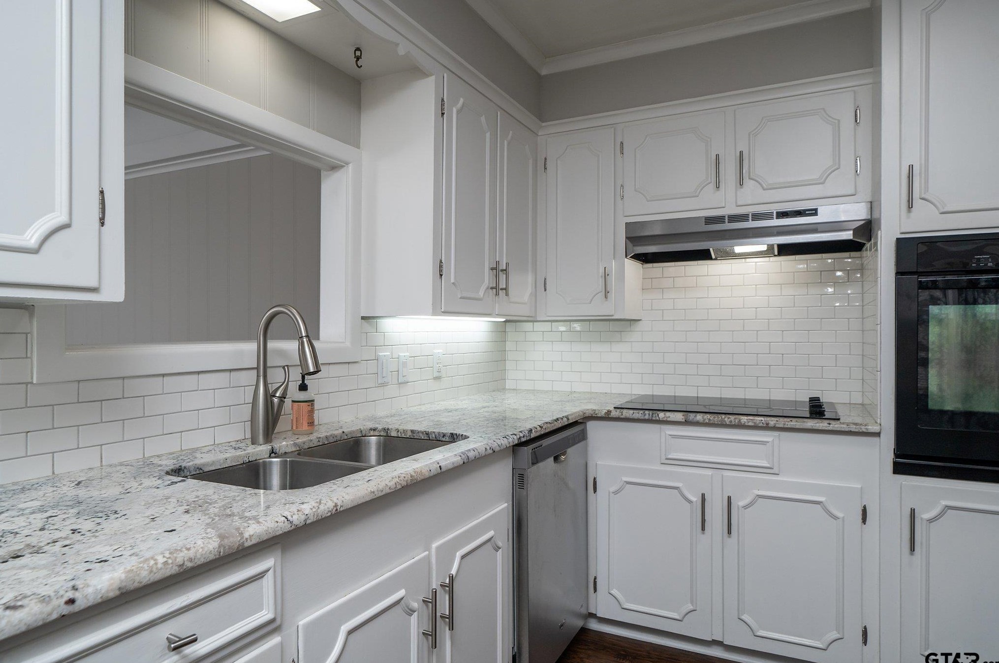 1716 Yosemite, Tyler TX  75703-2051 exterior