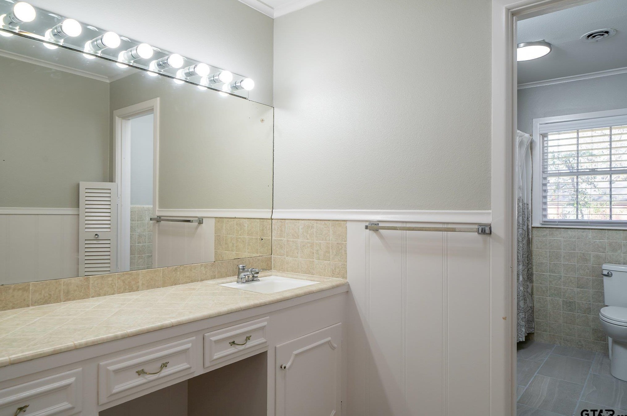 1716 Yosemite, Tyler TX  75703-2051 exterior