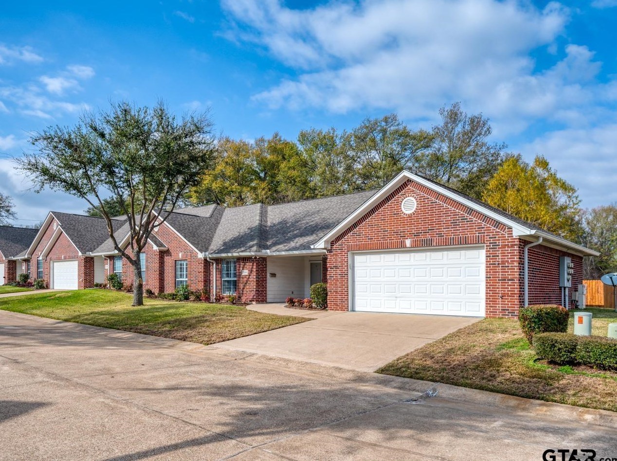1521 Rice Rd, Tyler, TX 75703-3225