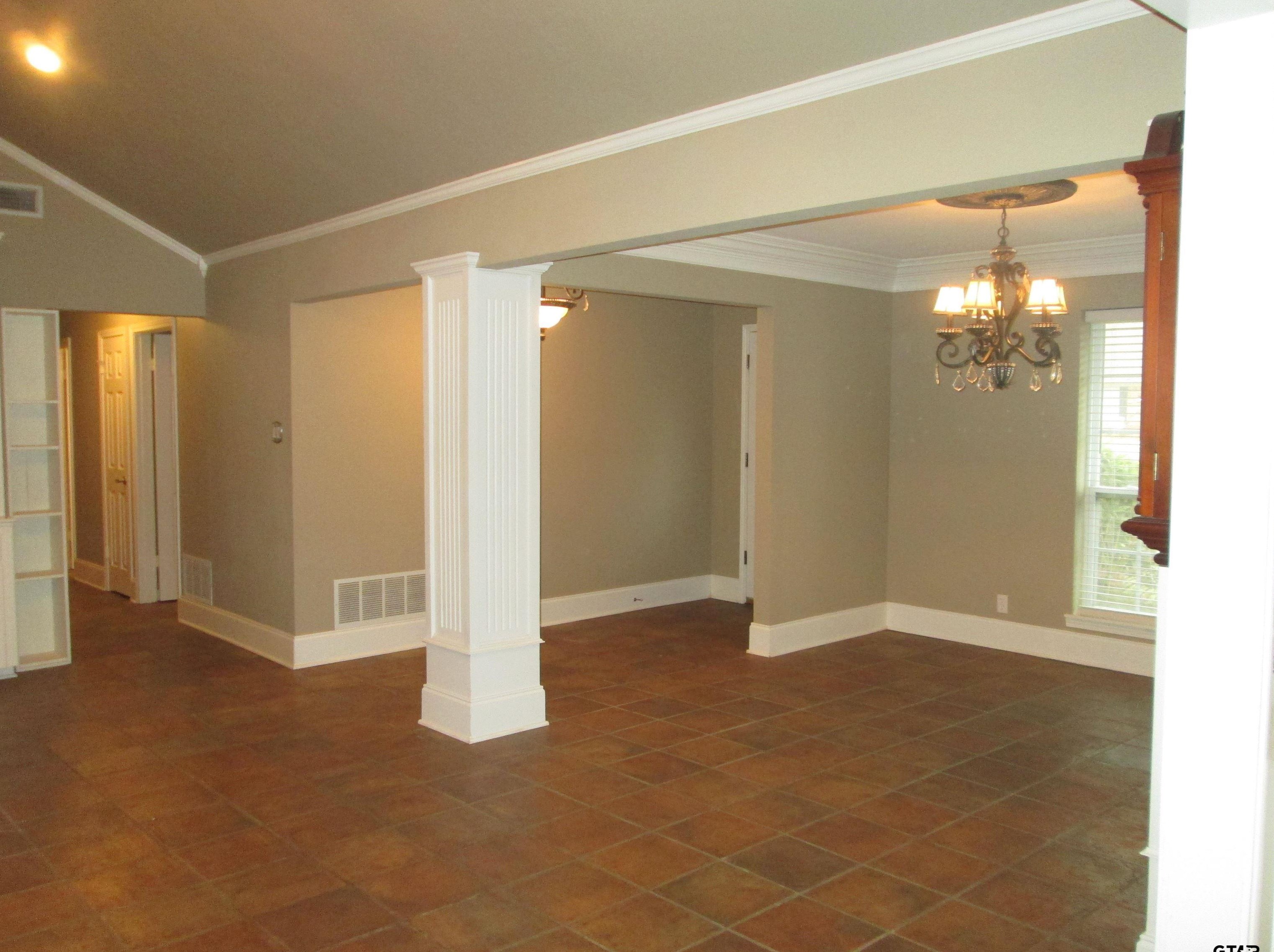 516 Top Hill Dr, Tyler, TX 75703-3553