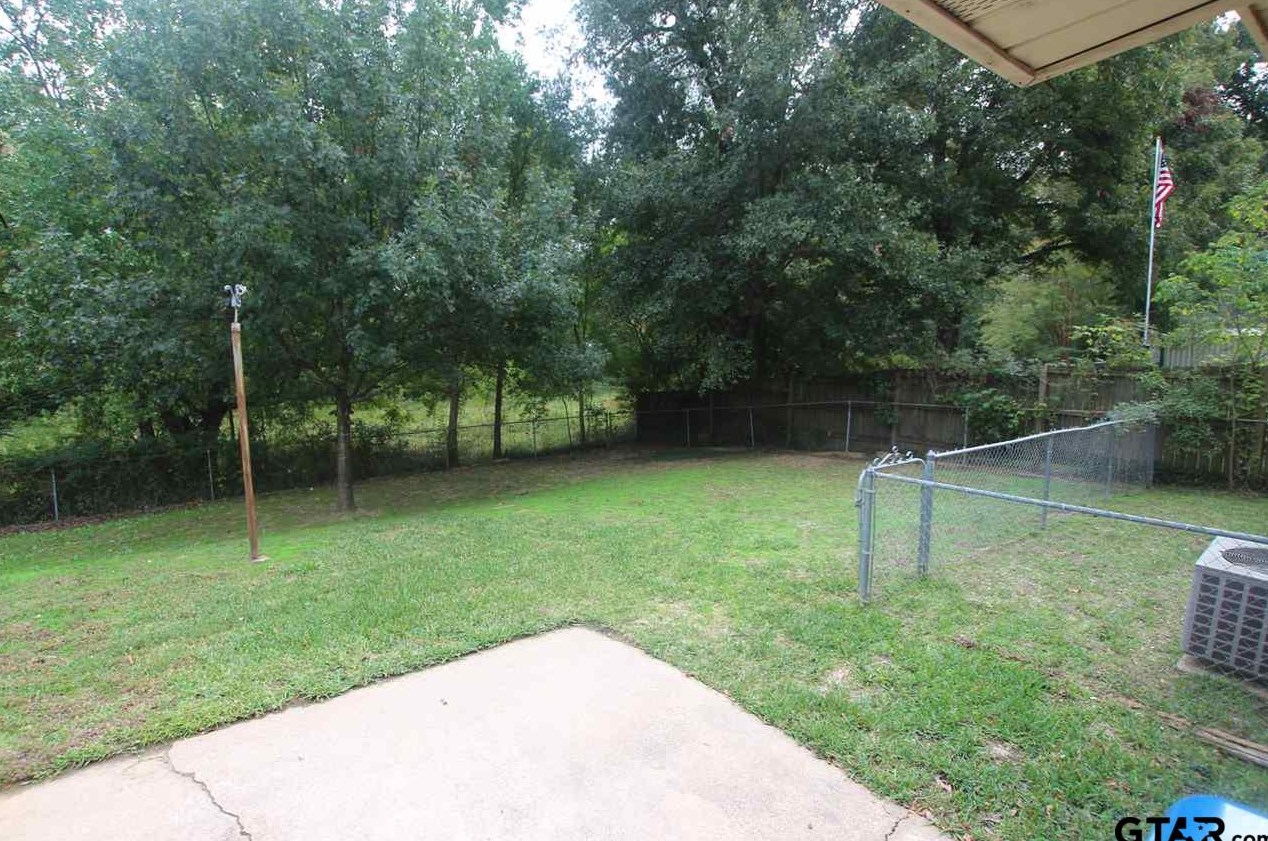 2330 Pleasant Dr, Tyler TX  75701-5908 exterior