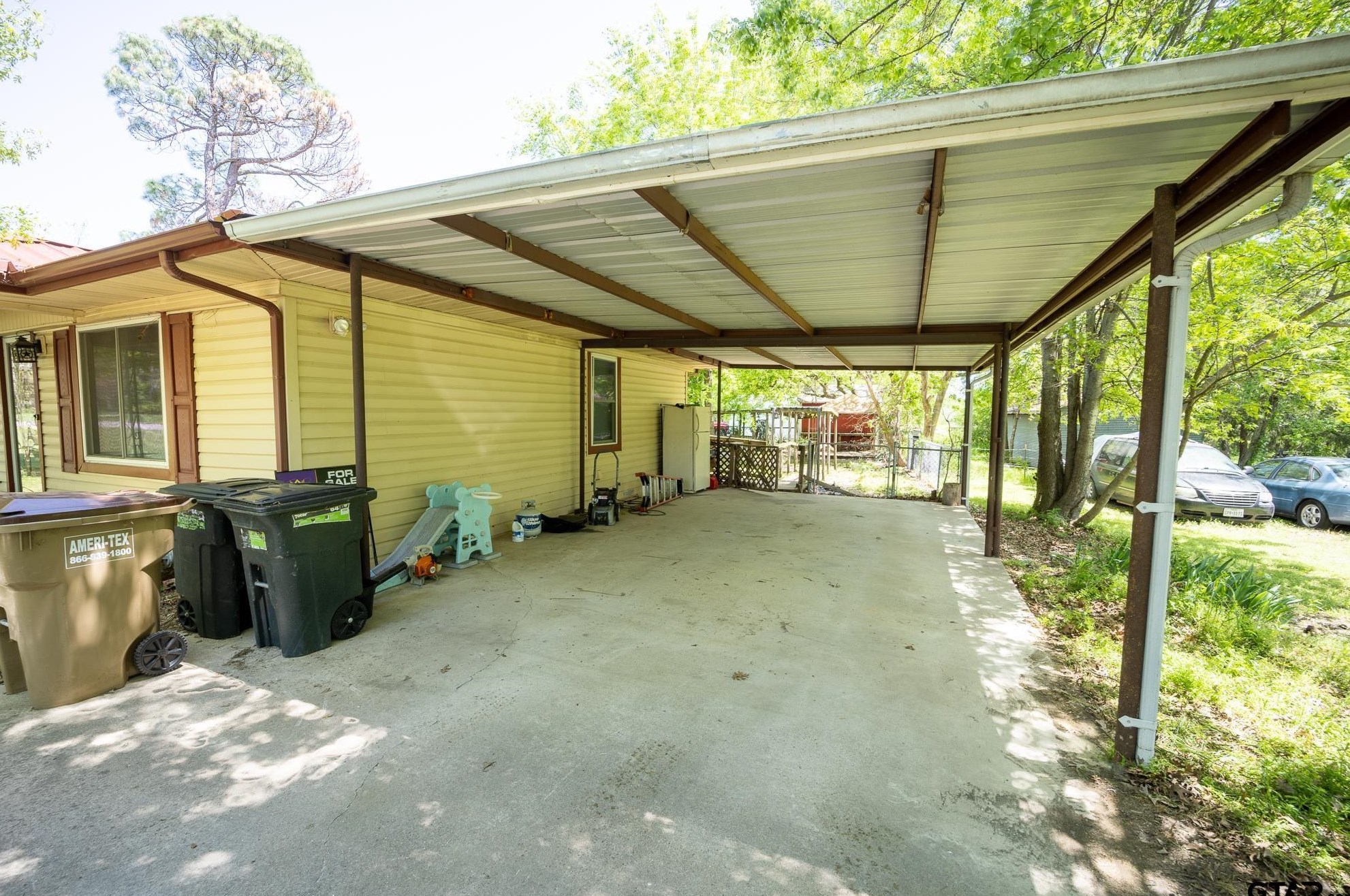 571 1st St, Point, TX 75472-4946