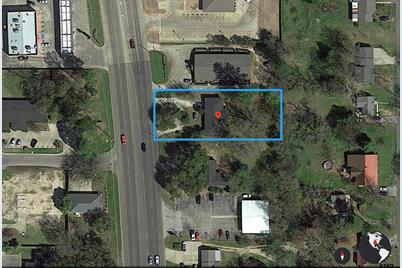 1307 S Jefferson, Mt Pleasant, TX 75455 - Photo 1