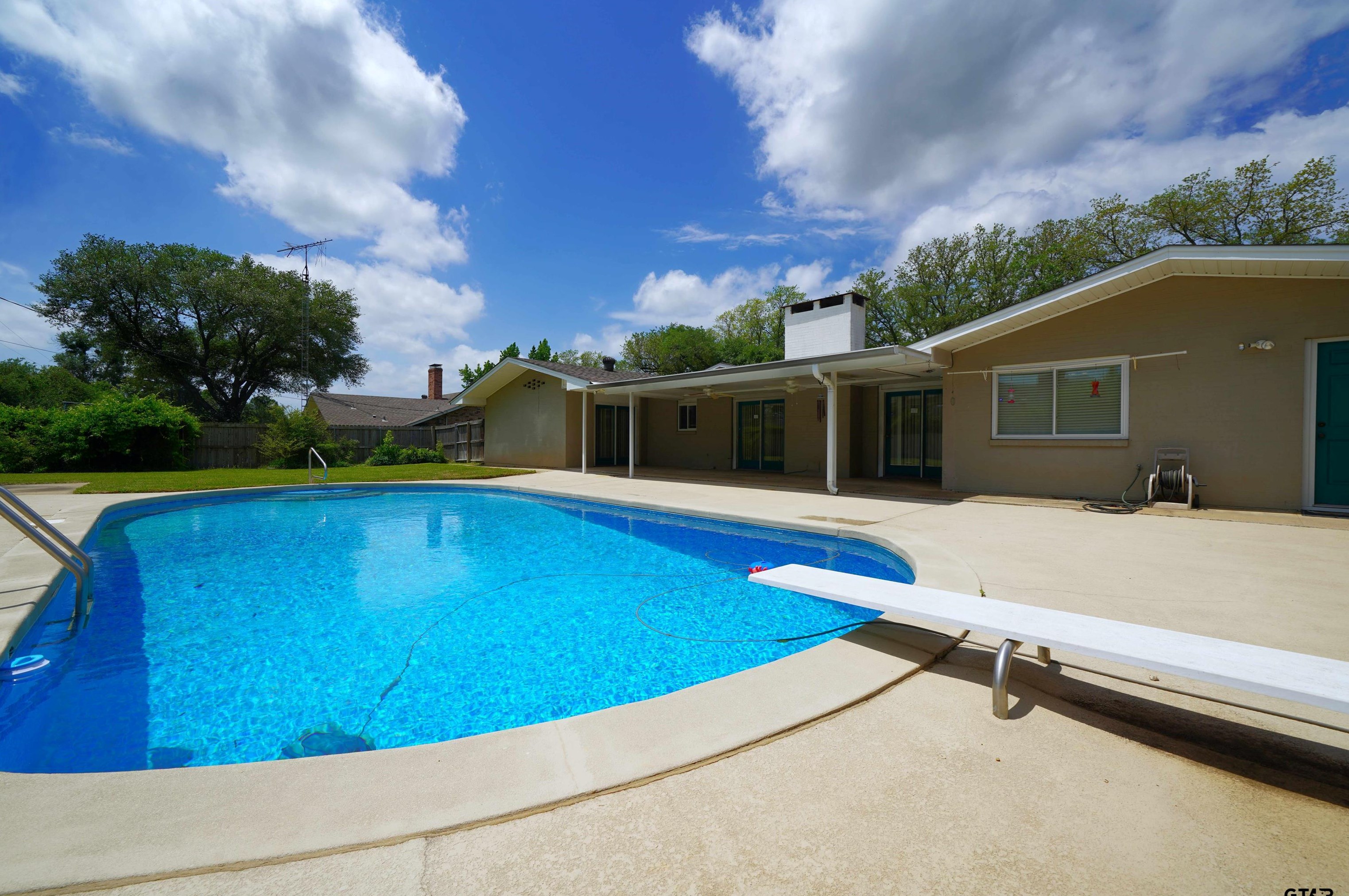 1808 Huntington St, Longview, TX 75601-3543