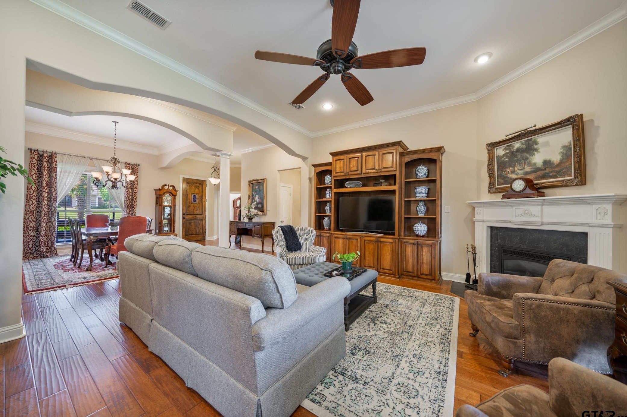155 Oakland Dr, Longview, TX 75605-8294
