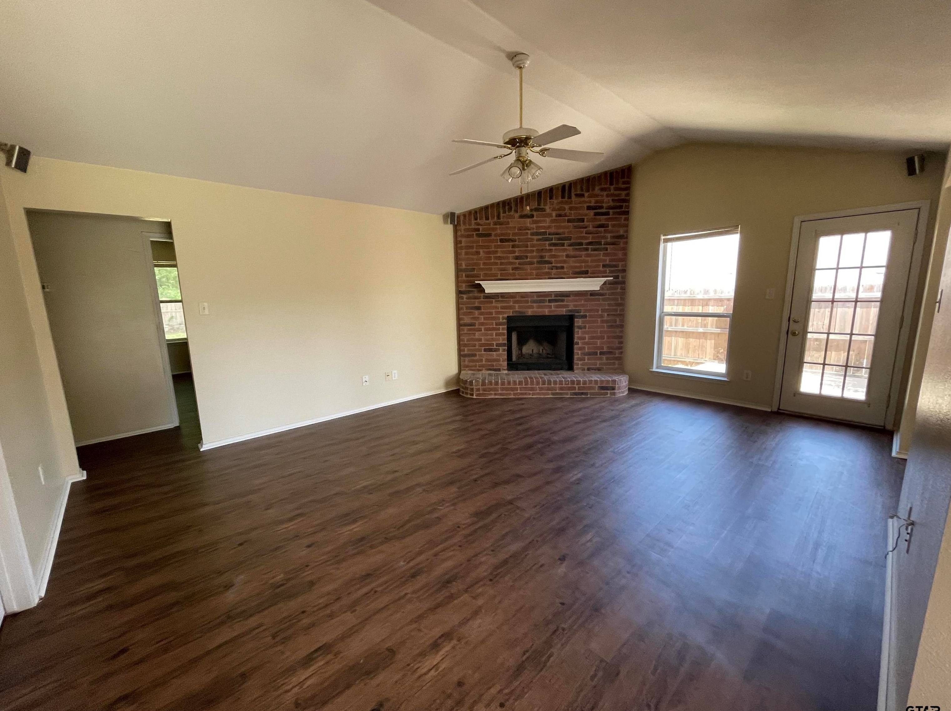 10957 Southern Trace Cir, Flint, TX 75762