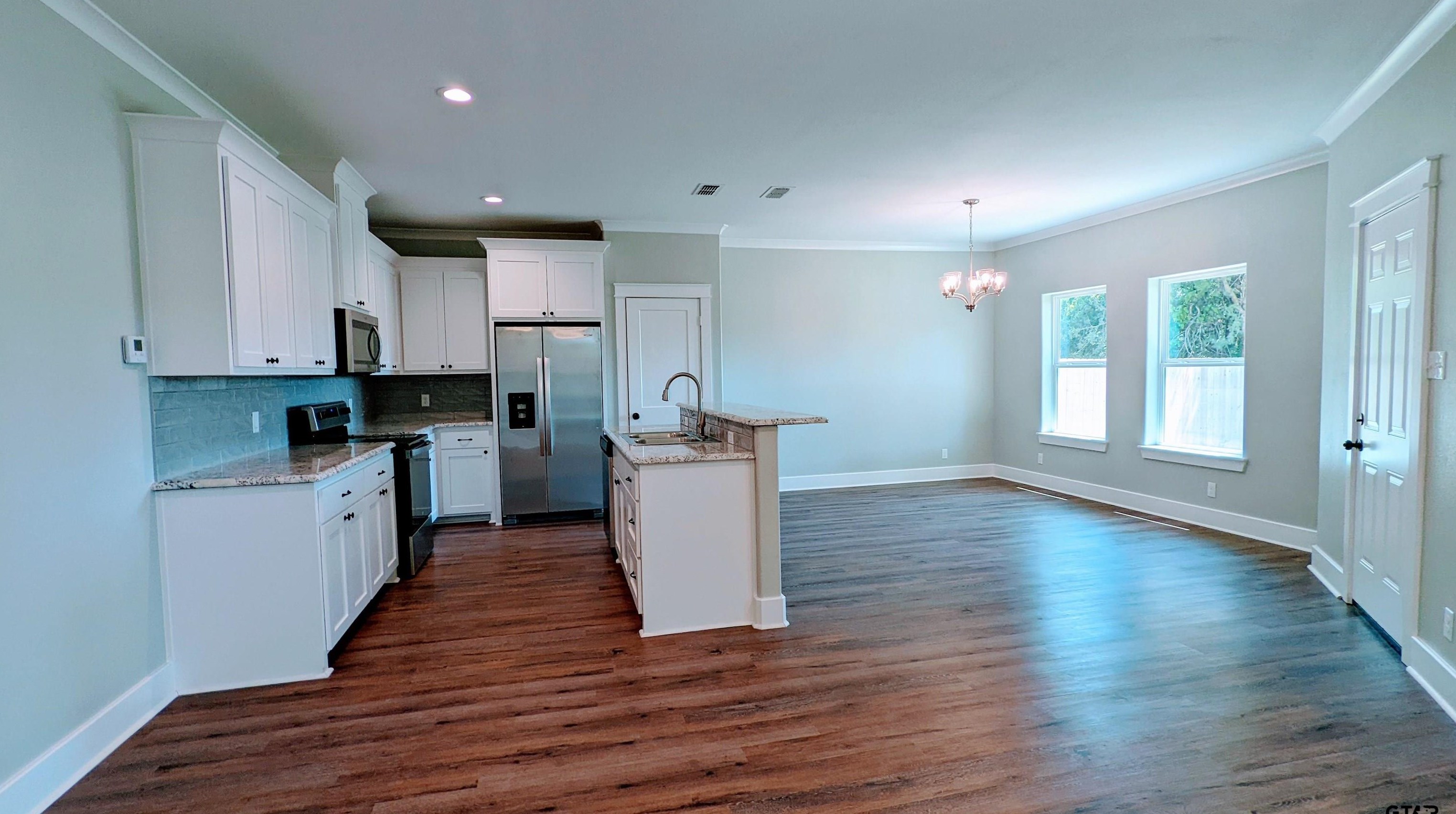1303 Candice Dr, Whitehouse, TX 75791
