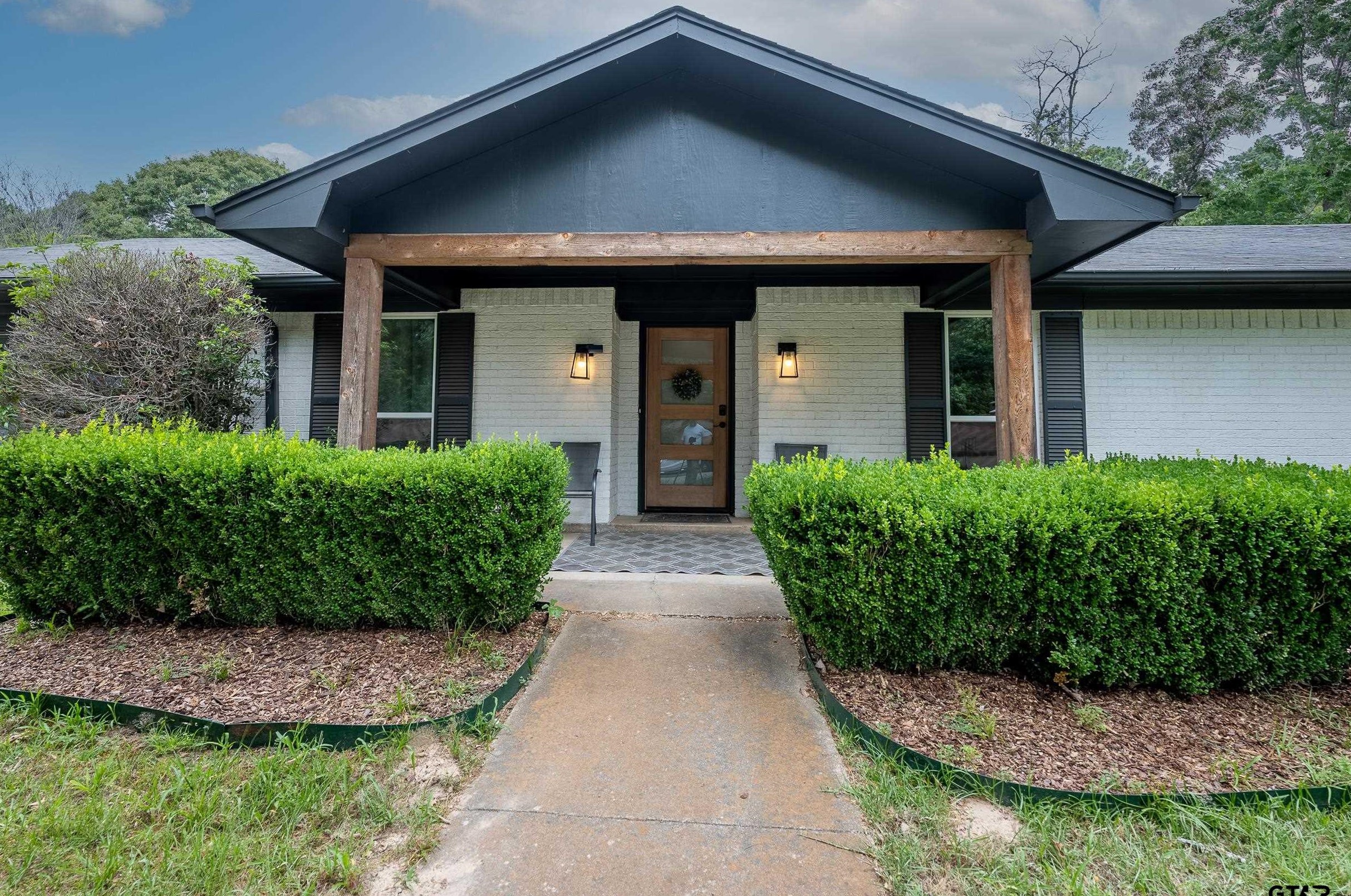 2102 North Dr, Tyler, TX 75703-5954
