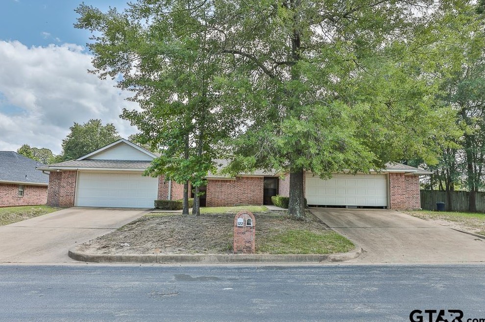122 Colony Dr, Flint, TX 75762