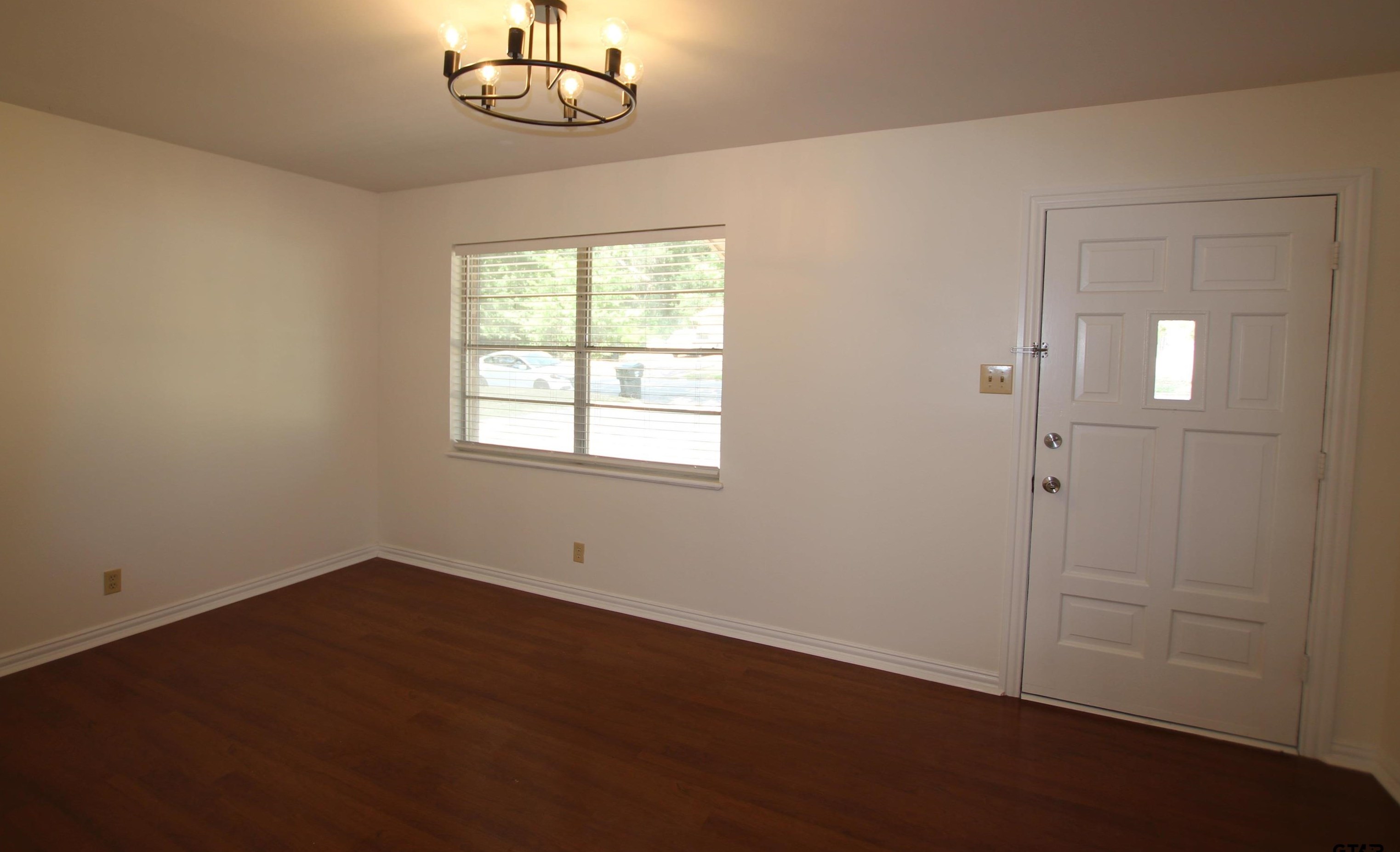 8155 Karen Dr, Tyler, TX 75703