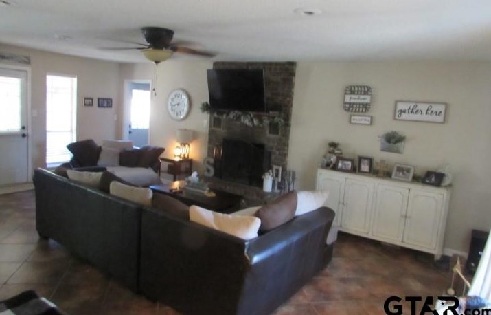 301 Country Club Ln, Faker, TX 75686-2138