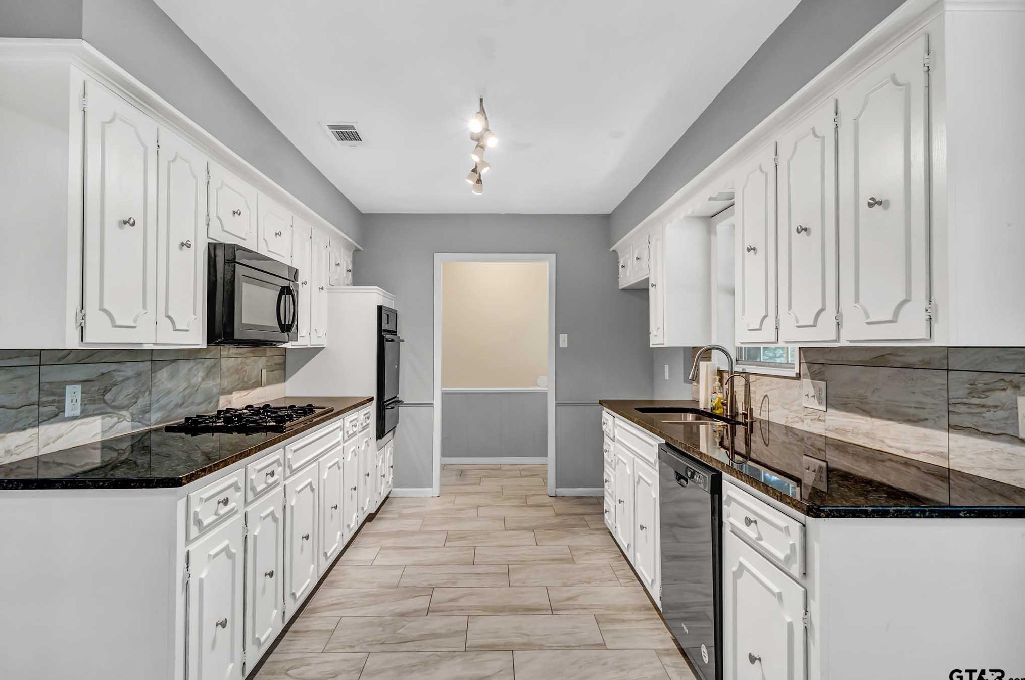 812 Sweetgum Ln, Hide A Way, TX 75771-3333