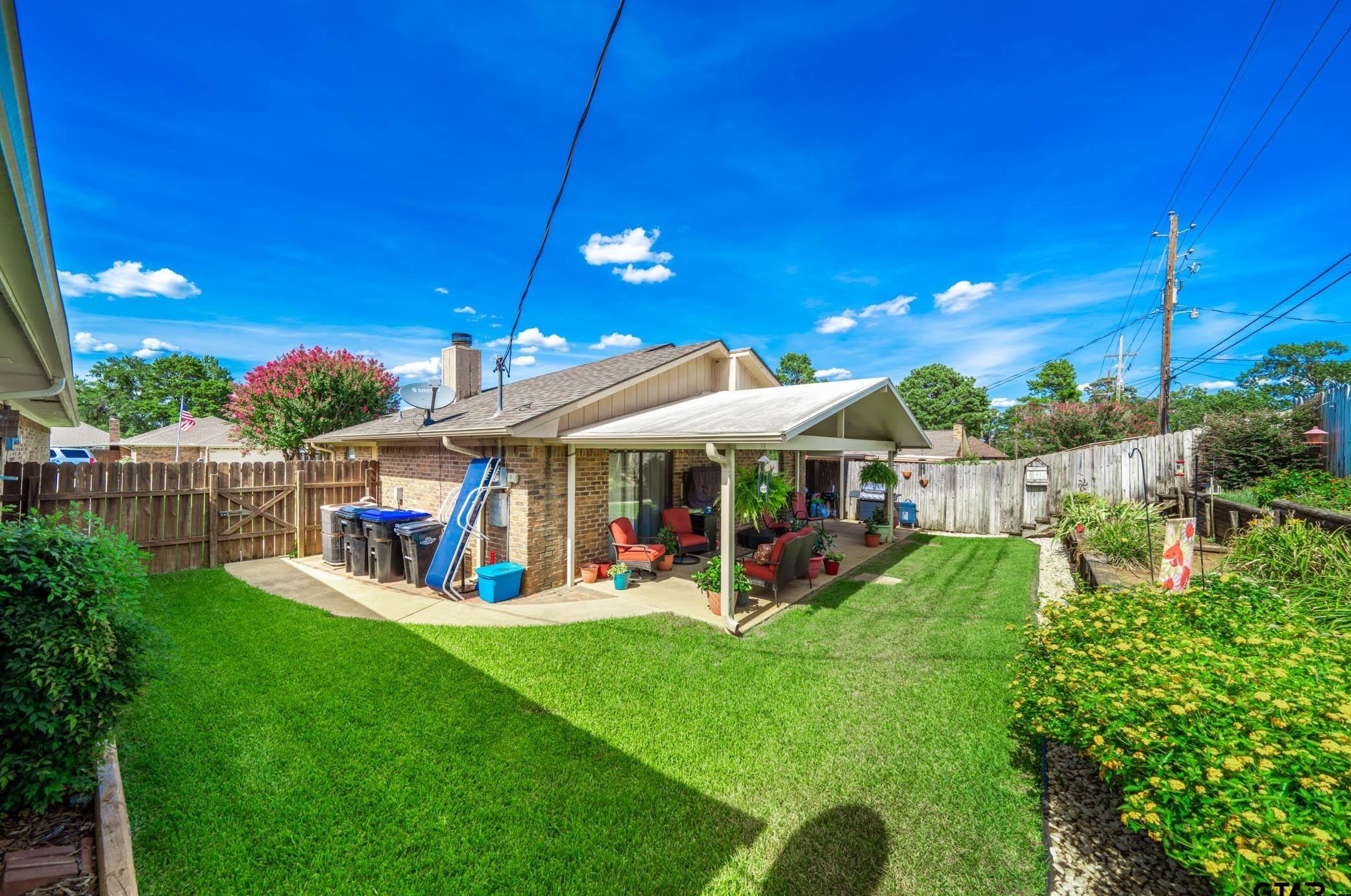 8 Wellington Dr, Longview, TX 75605-2018