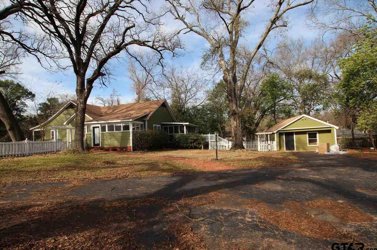 2712 Donnybrook Ave, Tyler TX  75701-7017 exterior