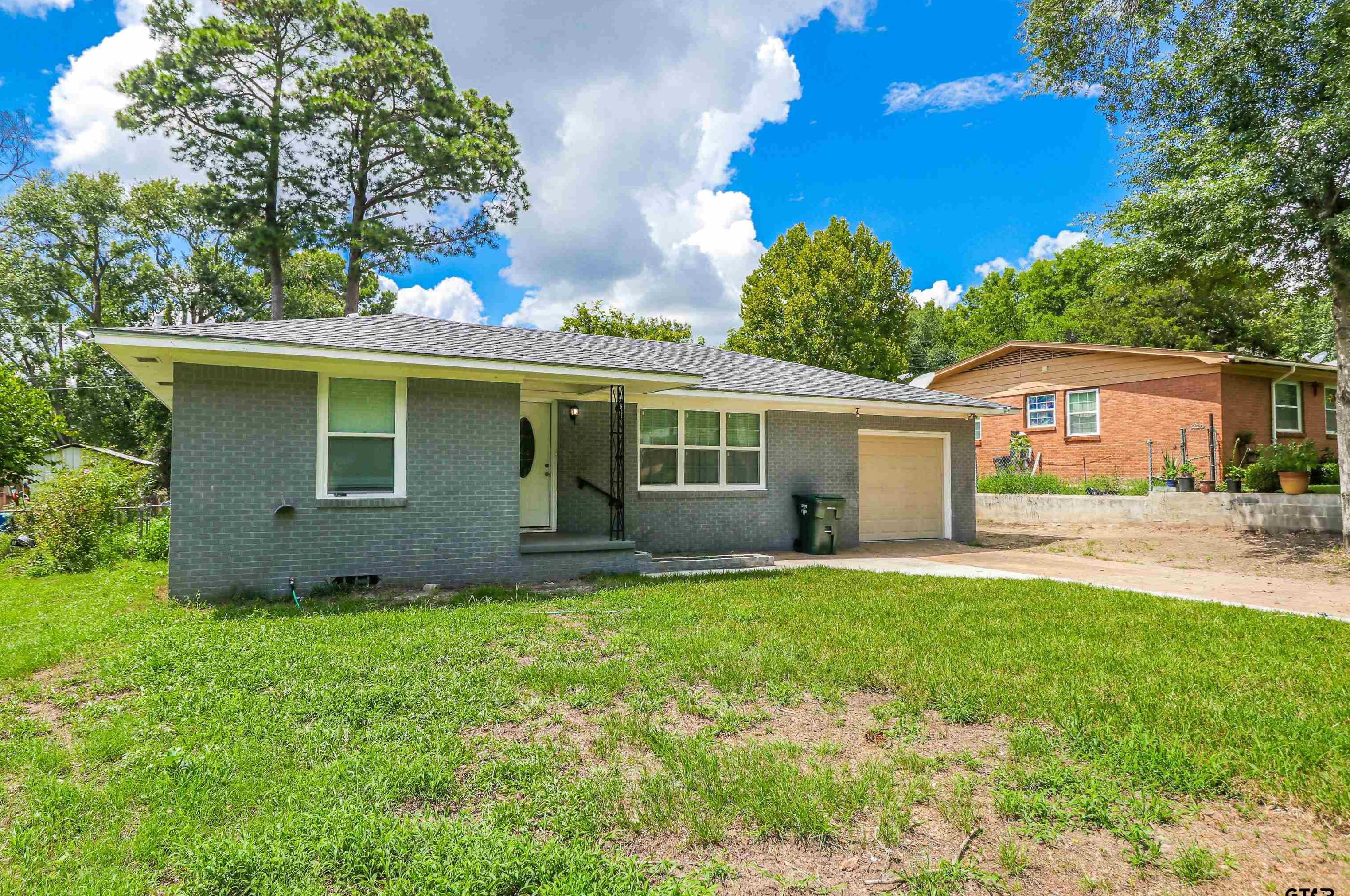 2034 Baker Dr, Tyler TX  75702-1603 exterior