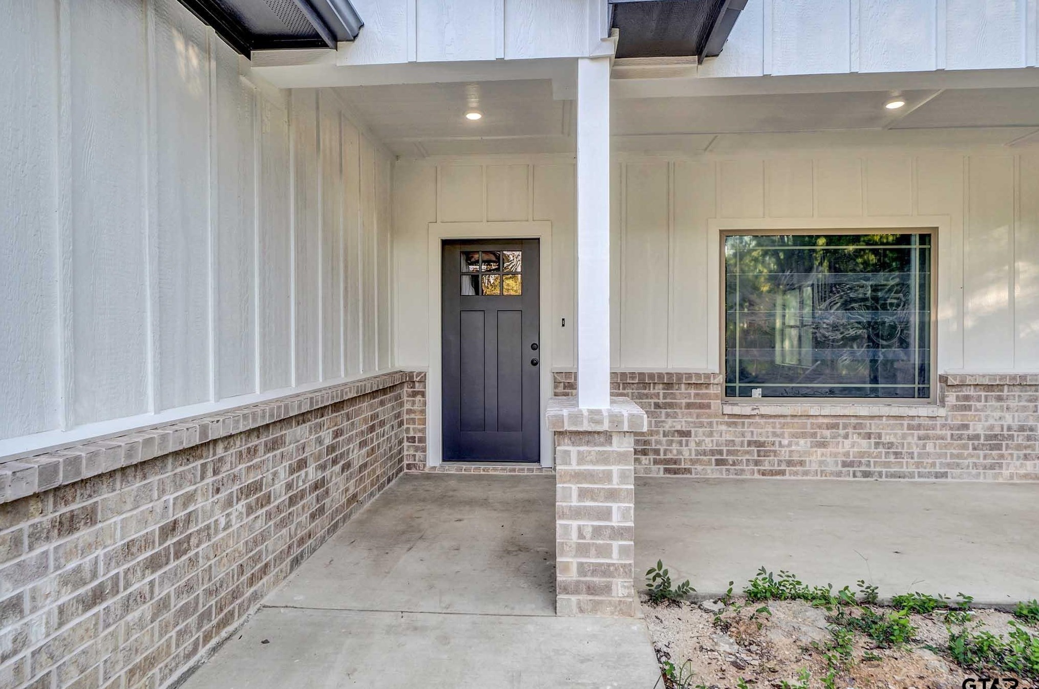 930 Rollingwood Dr, Mount Selman, TX 75757-5420