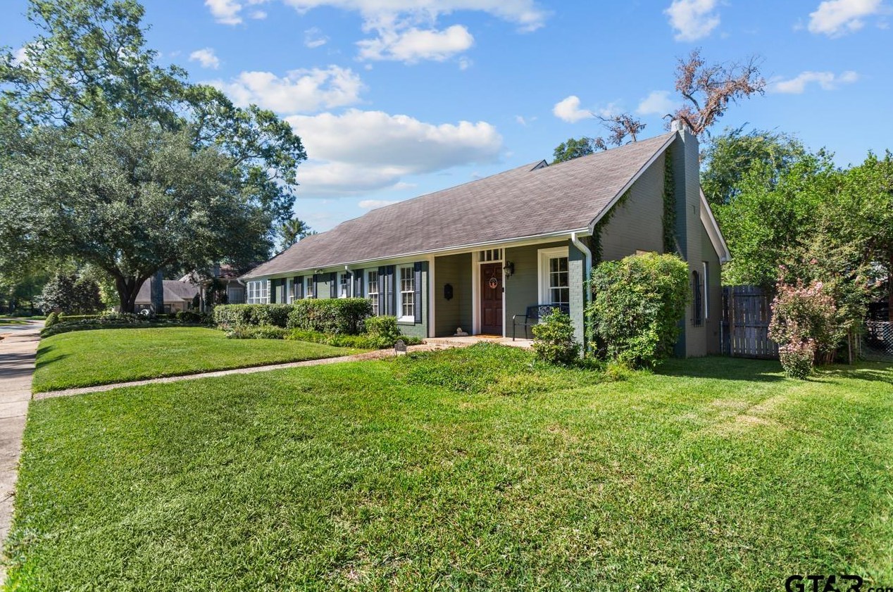 2017 Hilltop Dr, Tyler, TX 75701-4122