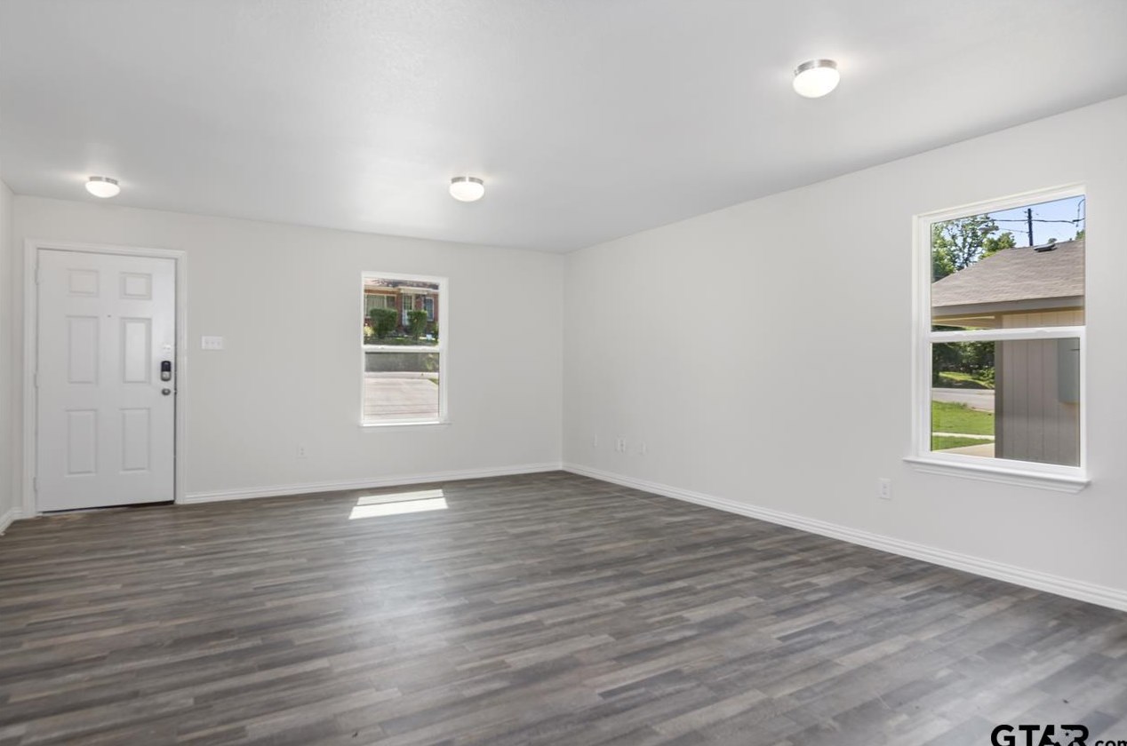 2304 N Glass Ave, Tyler, TX 75702