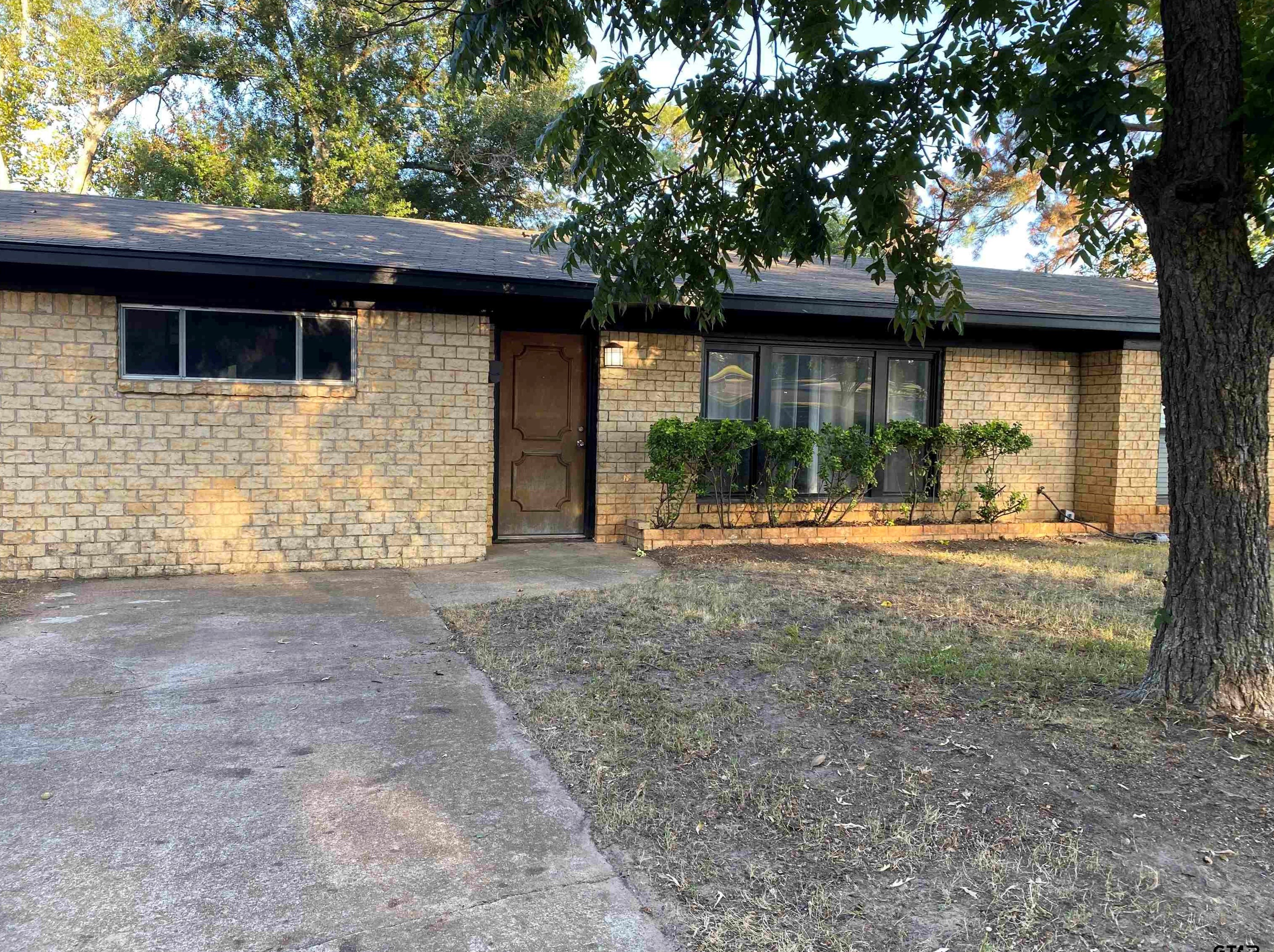 1228 Carol Ln, Tyler, TX 75701