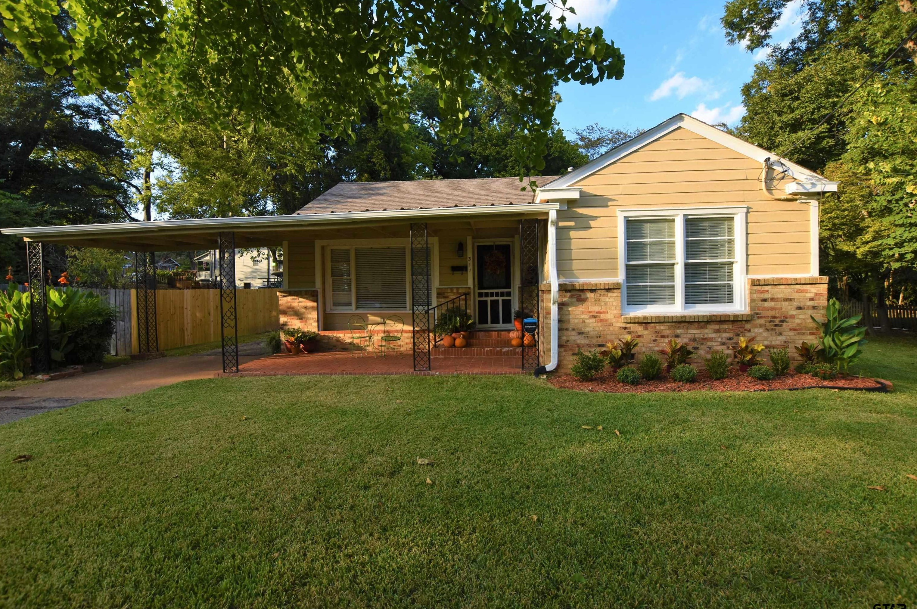 311 Lindsey Ln, Tyler, TX 75701-1637