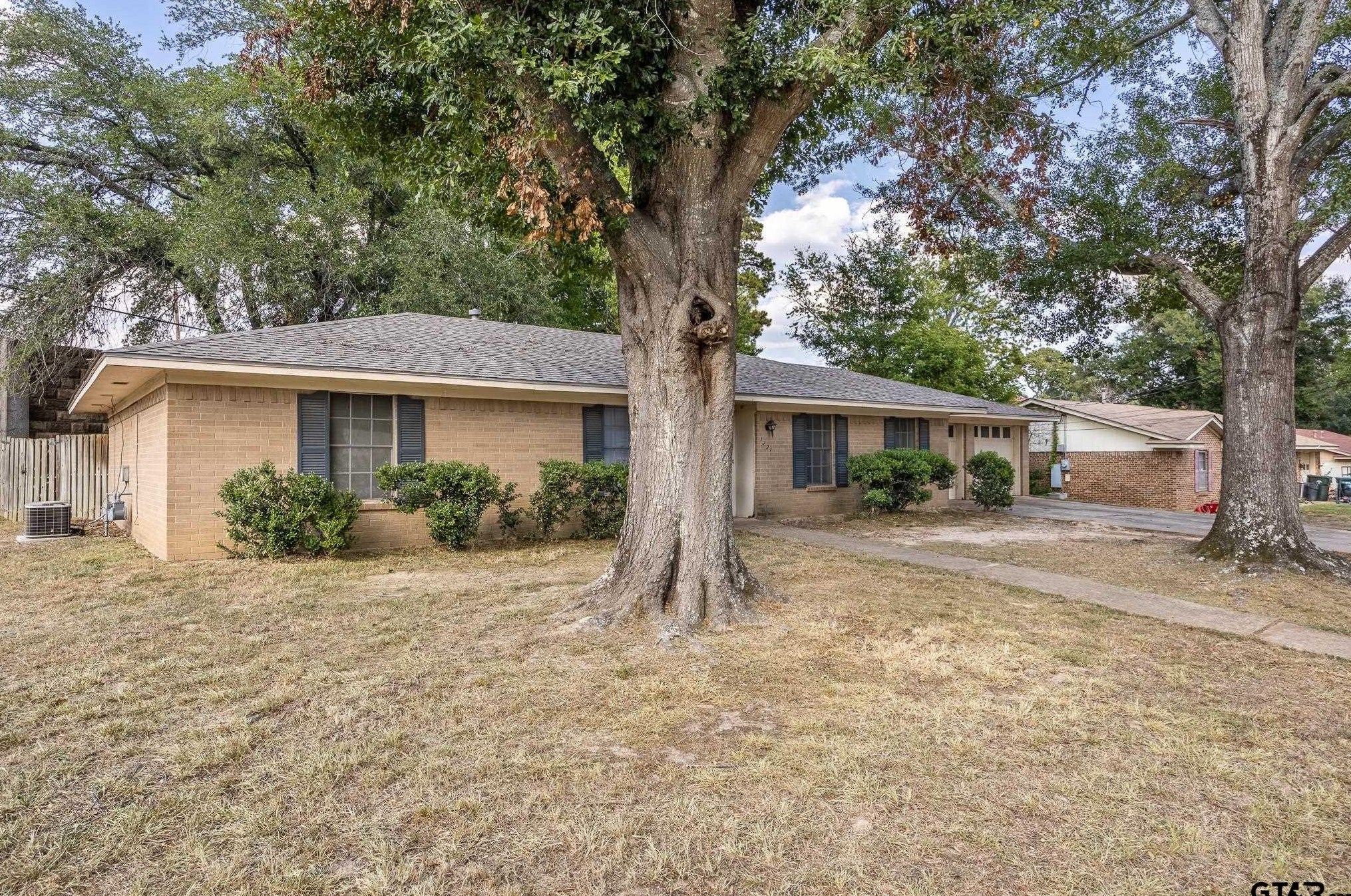 1221 Brookshire Dr, Tyler, TX 75701-7602