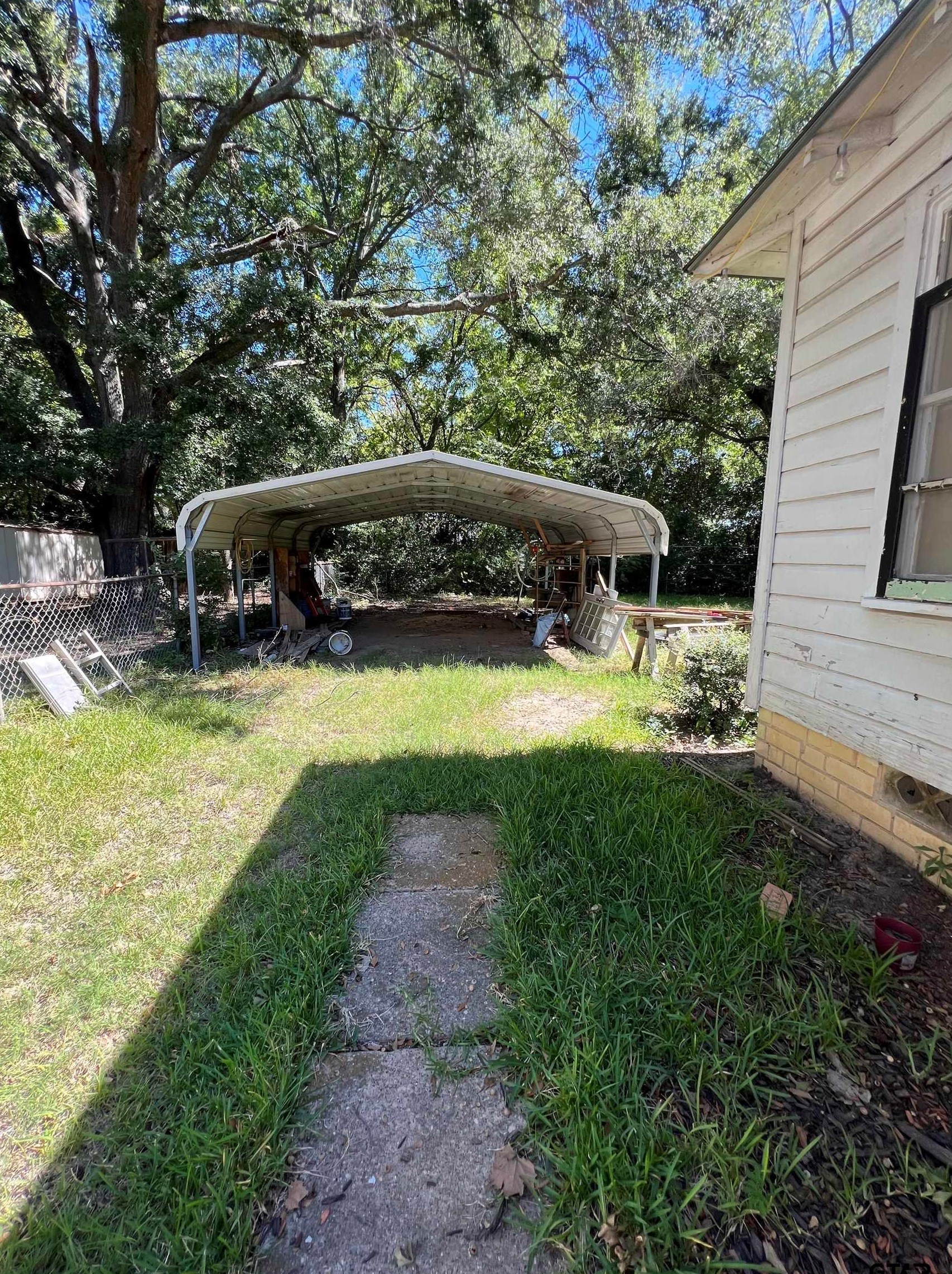 1825 Hill Ave, Tyler, TX 75702-3008