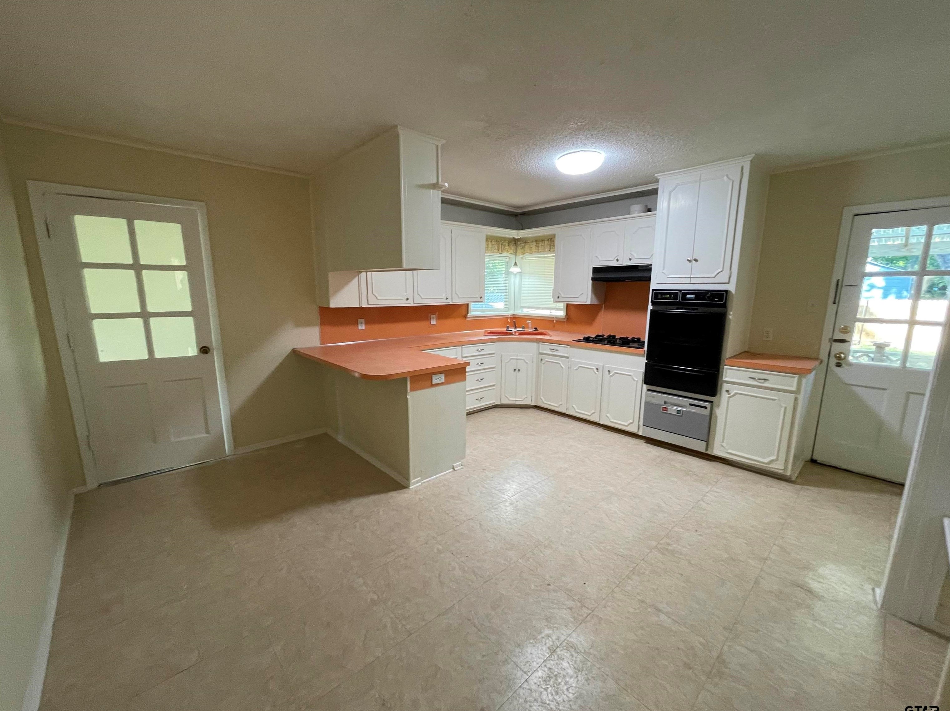 900 Donnybrook Ave, Tyler, TX 75701-1704