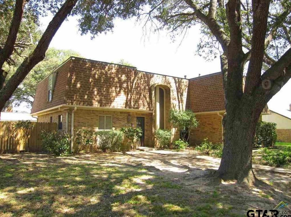 323 Top Hill Dr, Tyler, TX 75703