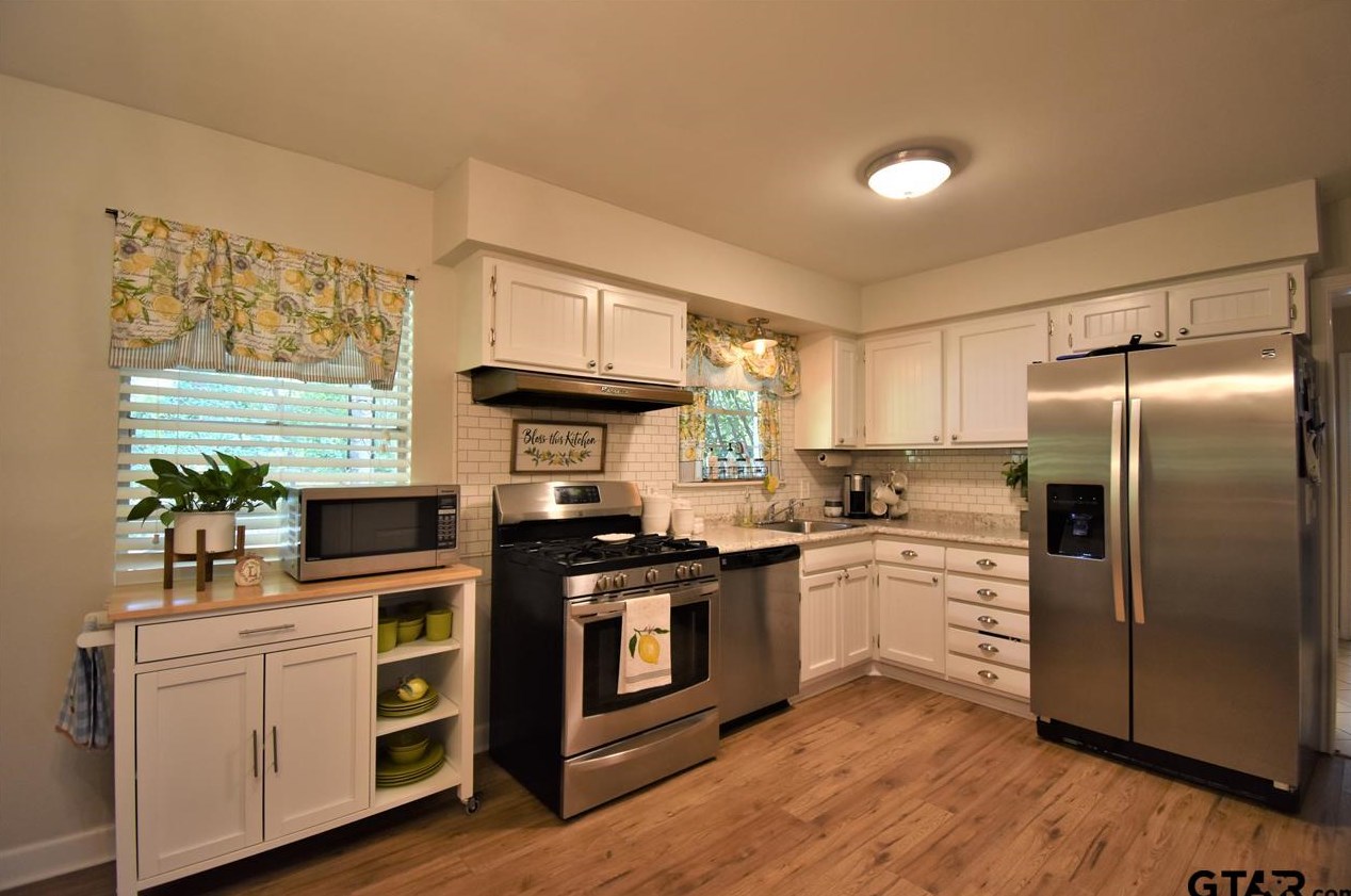 3106 Donnybrook Ave, Tyler TX  75701-7928 exterior