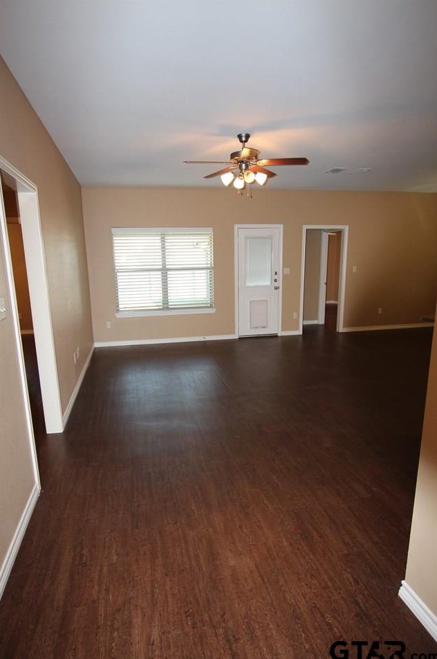 19452 King Ranch Dr, Flint, TX 75762