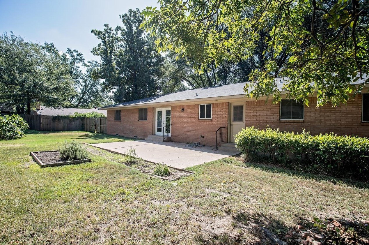 1802 Montrose Dr, Tyler, TX 75701