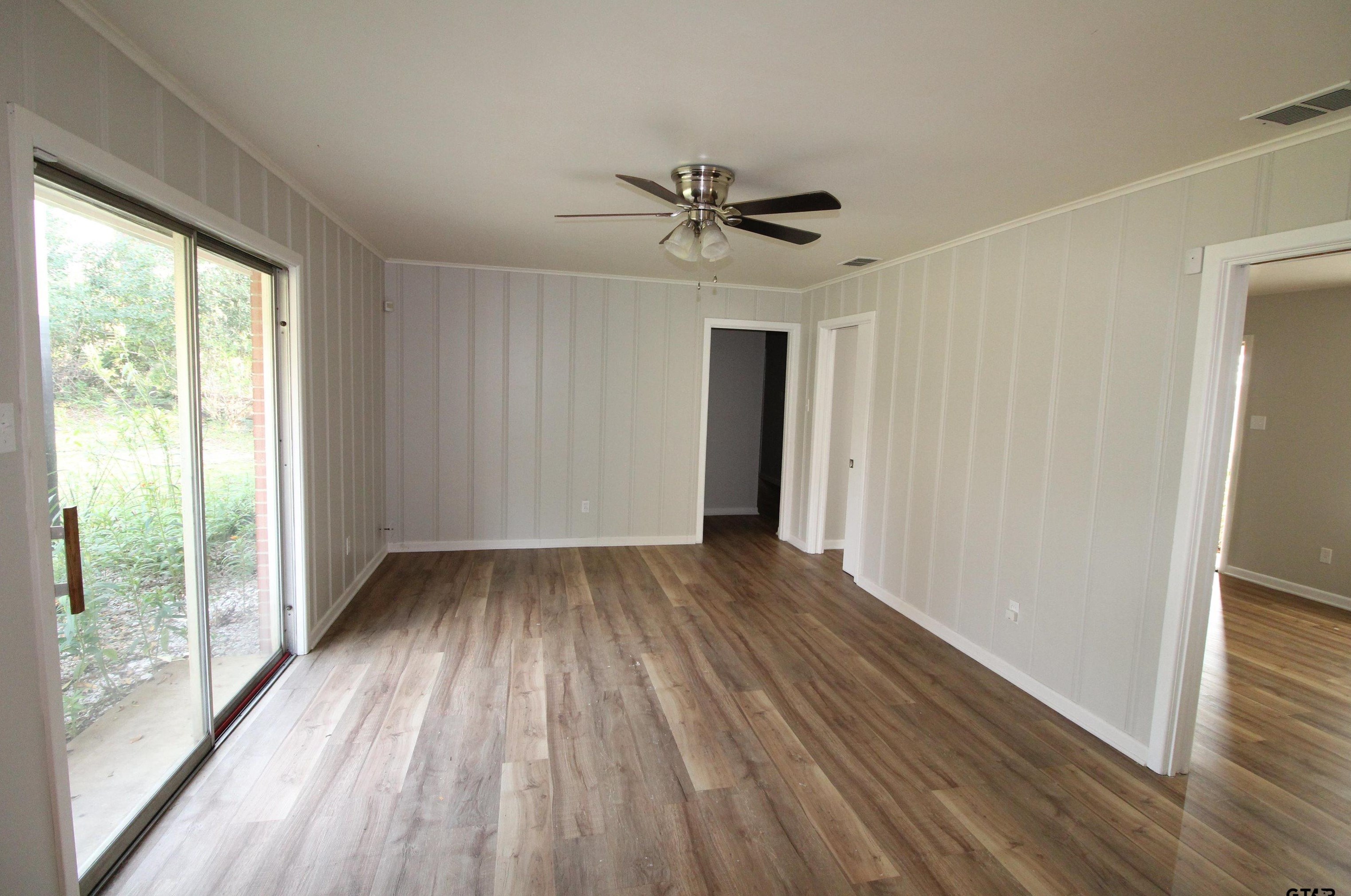2100 Pinecrest Dr, Tyler TX  75701-6012 exterior