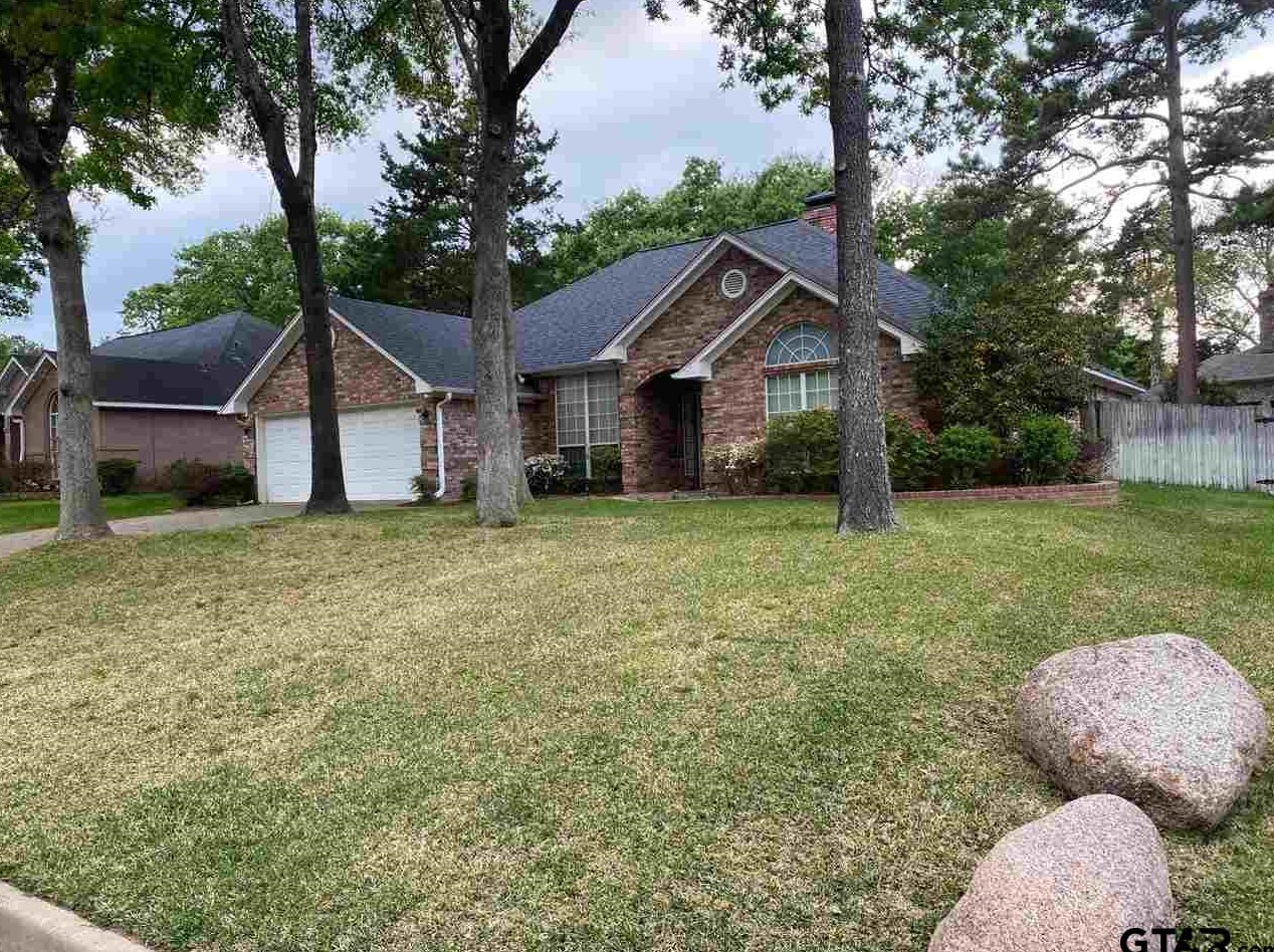 3306 Pebblebrook Dr, Tyler TX  75707-1732 exterior