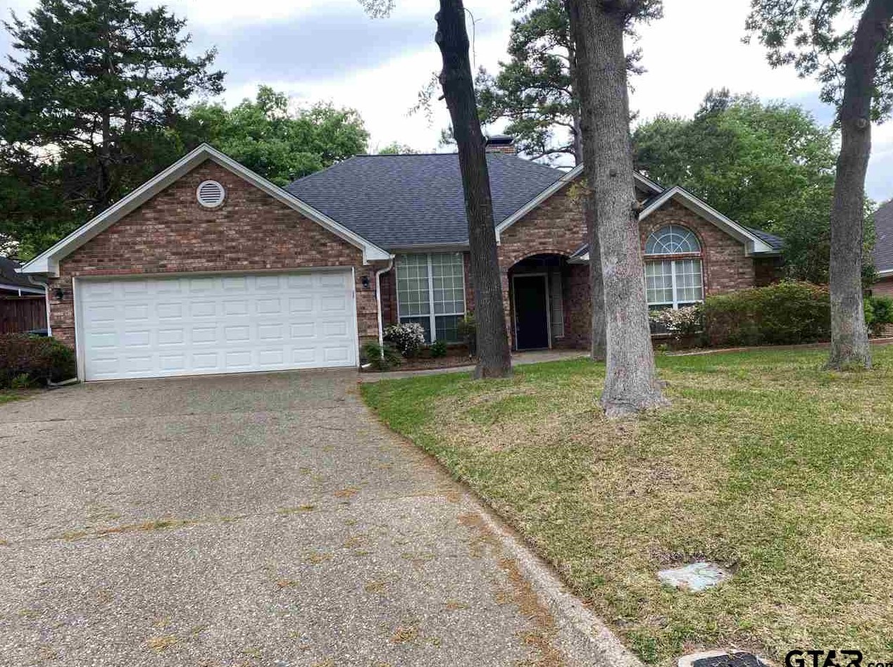 3306 Pebblebrook Dr, Tyler TX  75707-1732 exterior
