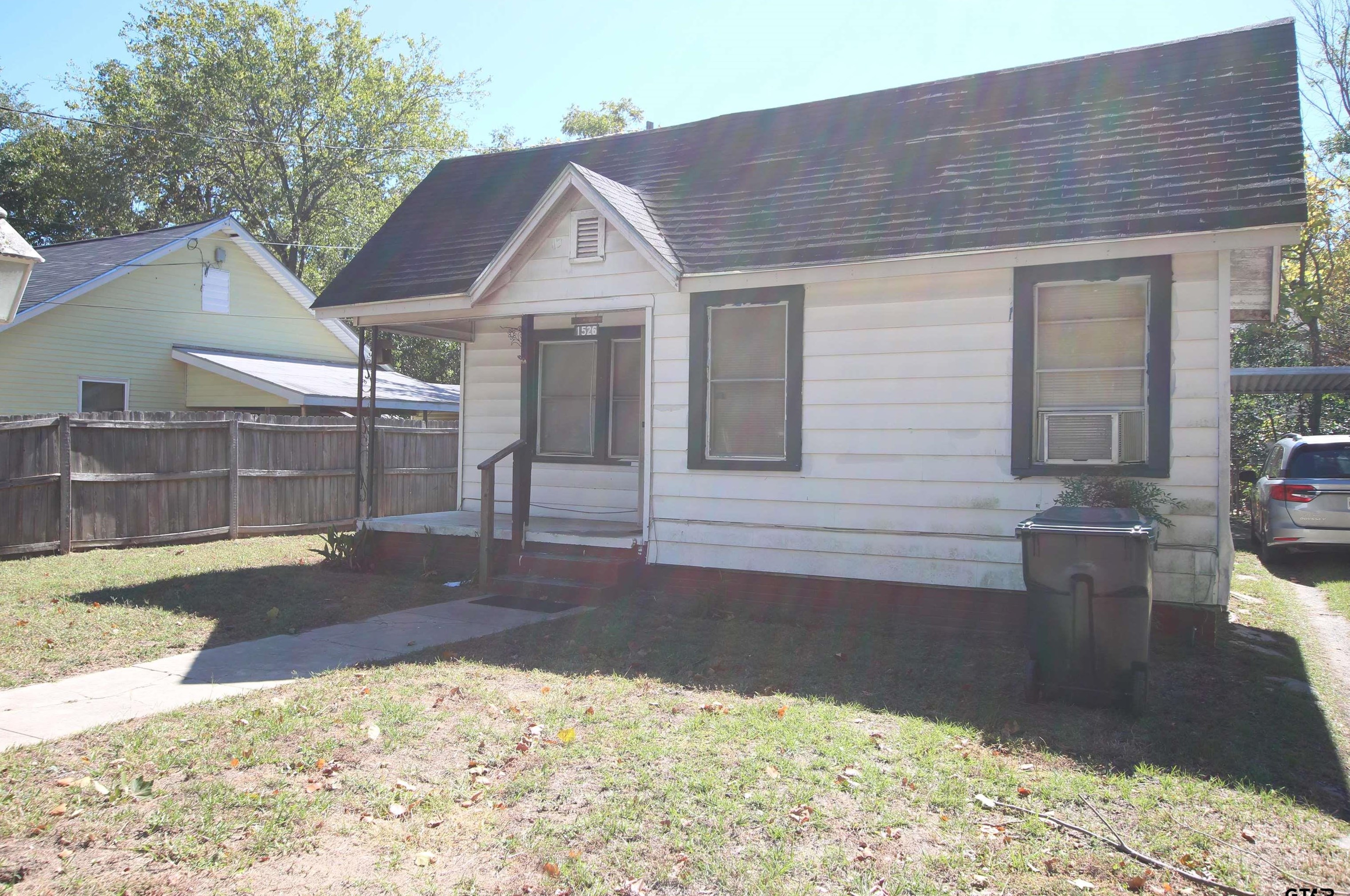 1526 1st St, Tyler TX  75701-2720 exterior