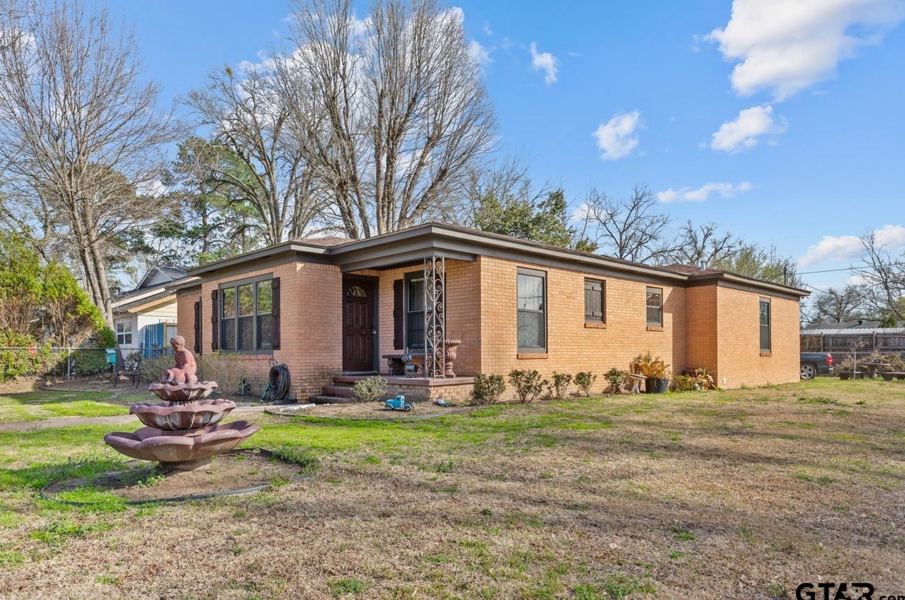 3226 Baldwin Drive, Tyler, TX 75702