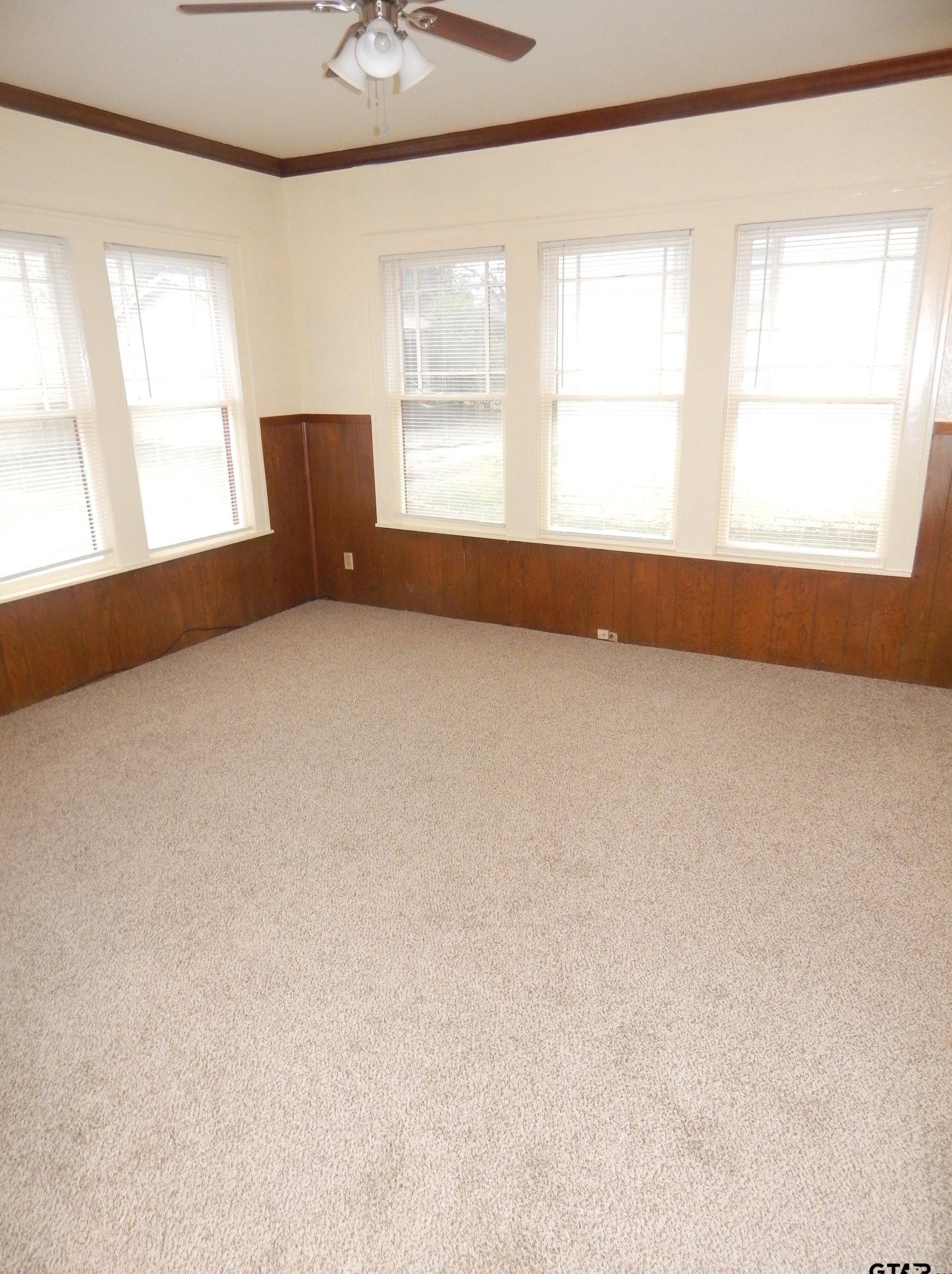 418 Spring Ave, Tyler TX  75702-5736 exterior
