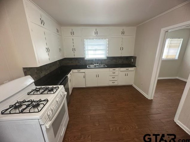 2101 Pinecrest Dr, Tyler TX  75701-6013 exterior