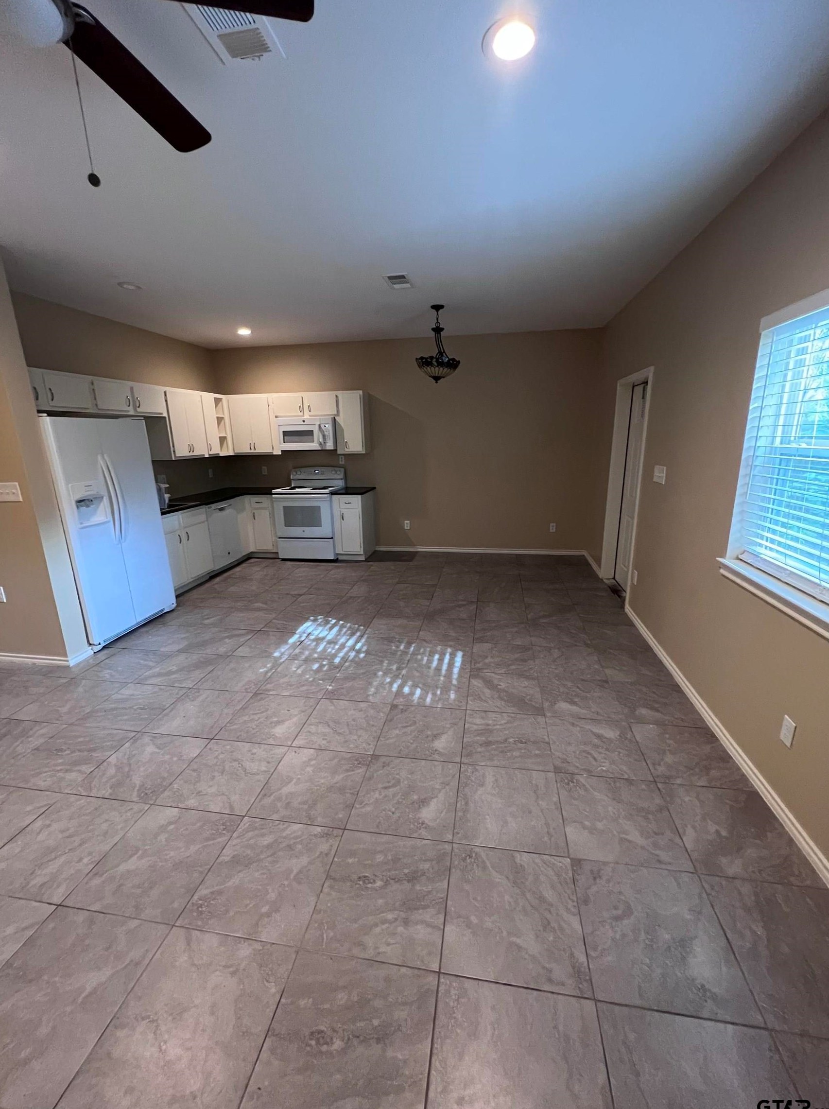 205 W Valley St #b, Hide A Way, TX 75771