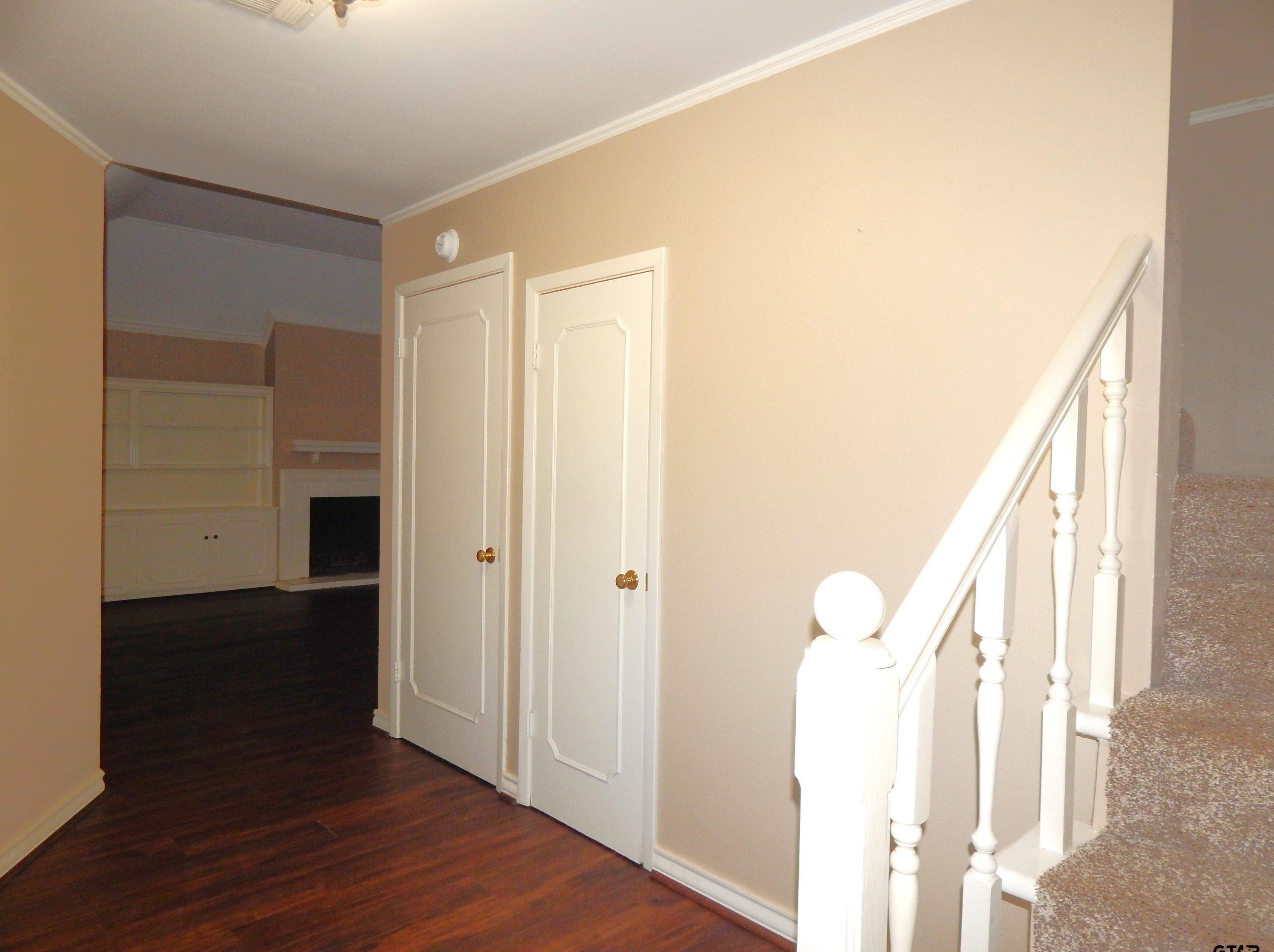 5704 Foxcroft Rd, Tyler TX  75703-4515 exterior