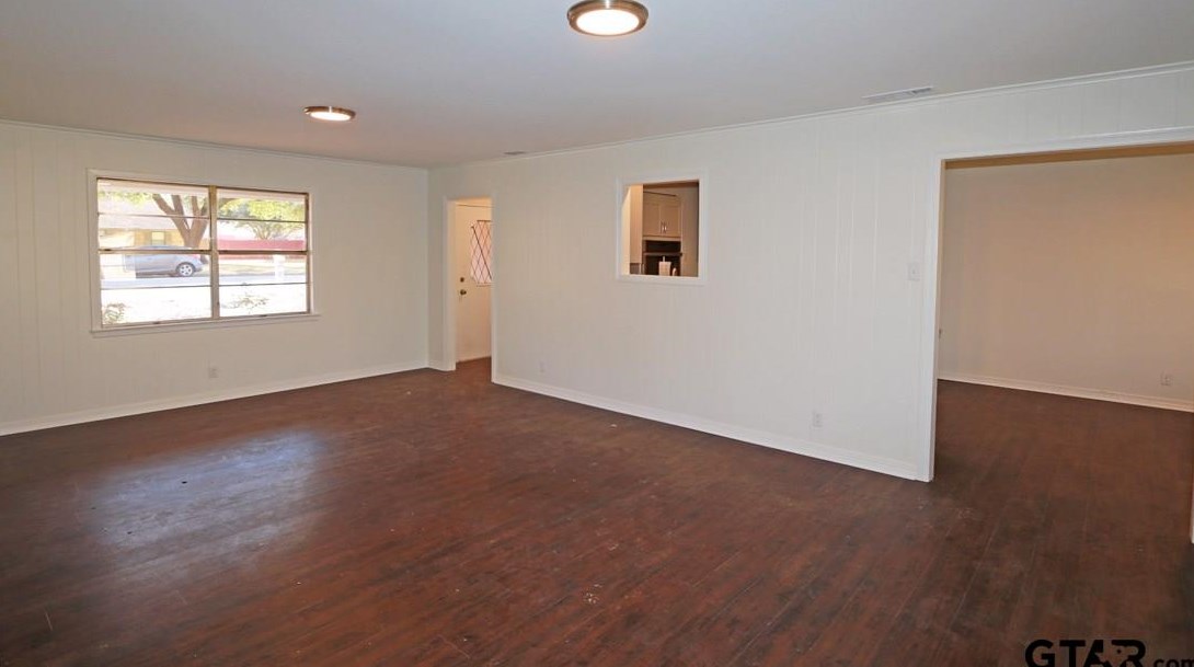 806 Neches Dr, Tyler TX  75702-8715 exterior