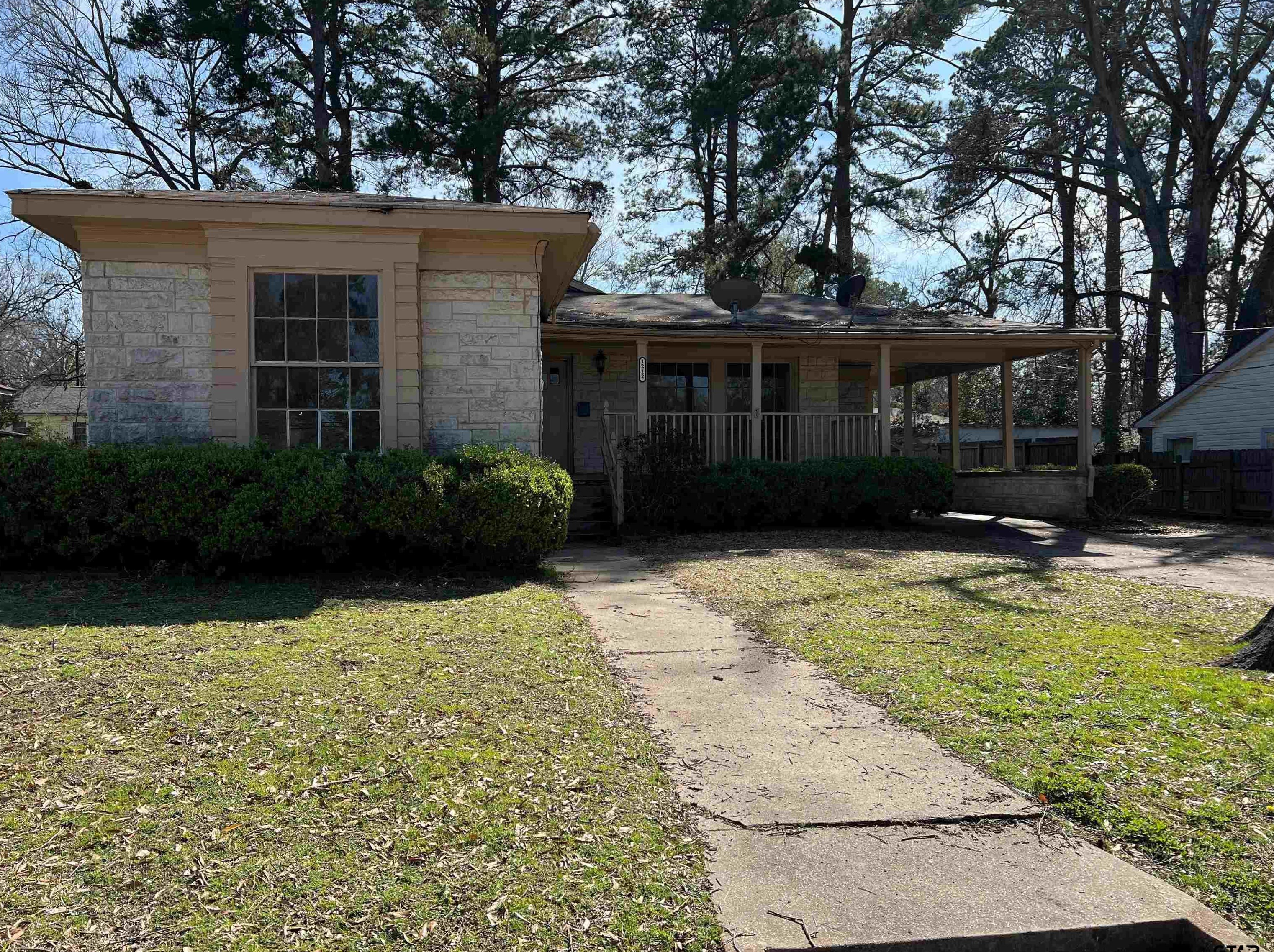 1212 Dogwood St, Tyler TX  75701-5236 exterior