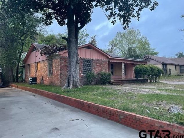 1419 Peach Ave, Tyler, TX 75701-2664