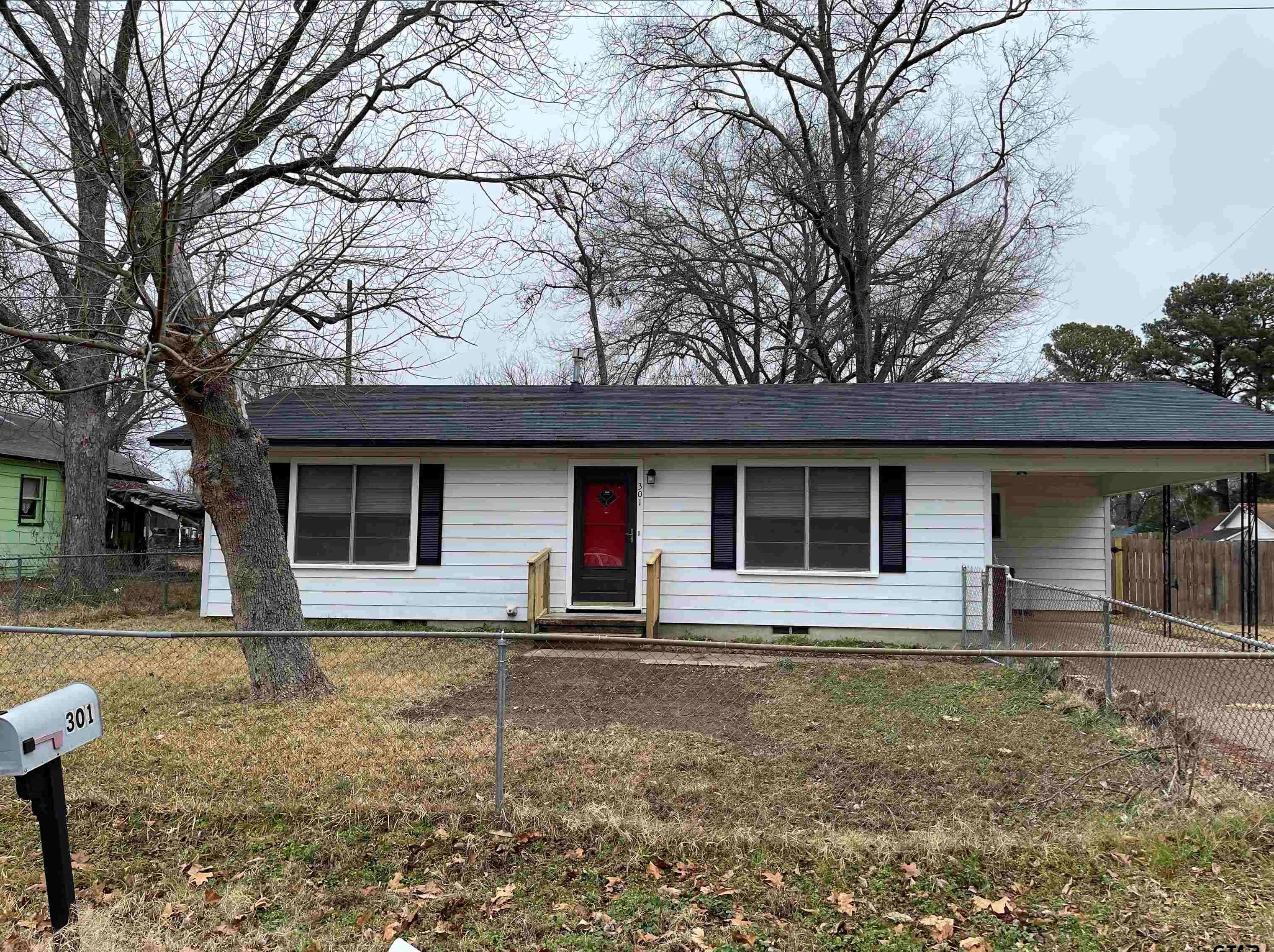 301 S Howison, Bogata, TX 75417