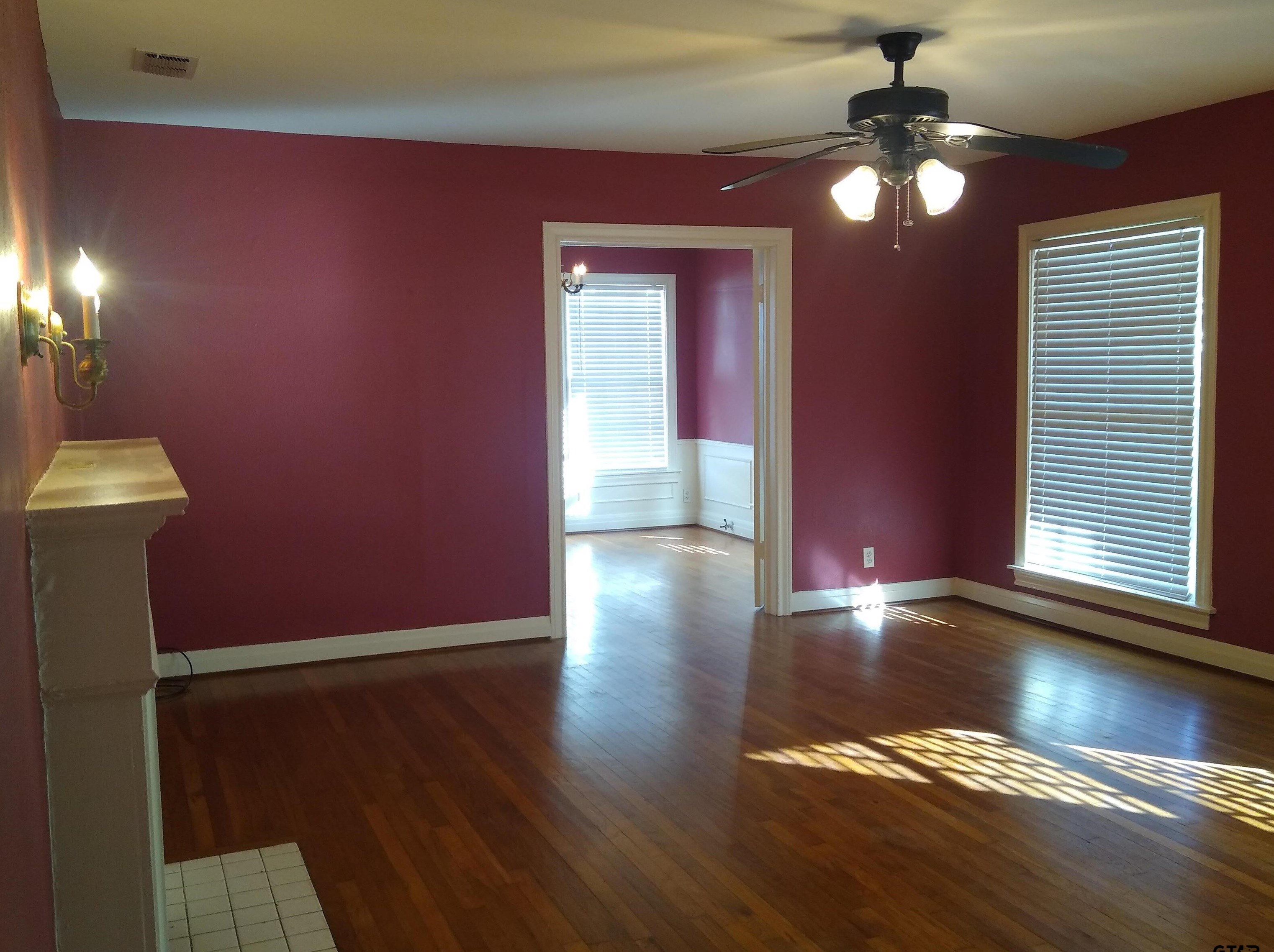 409 Sunny Ln, Tyler, TX 75702