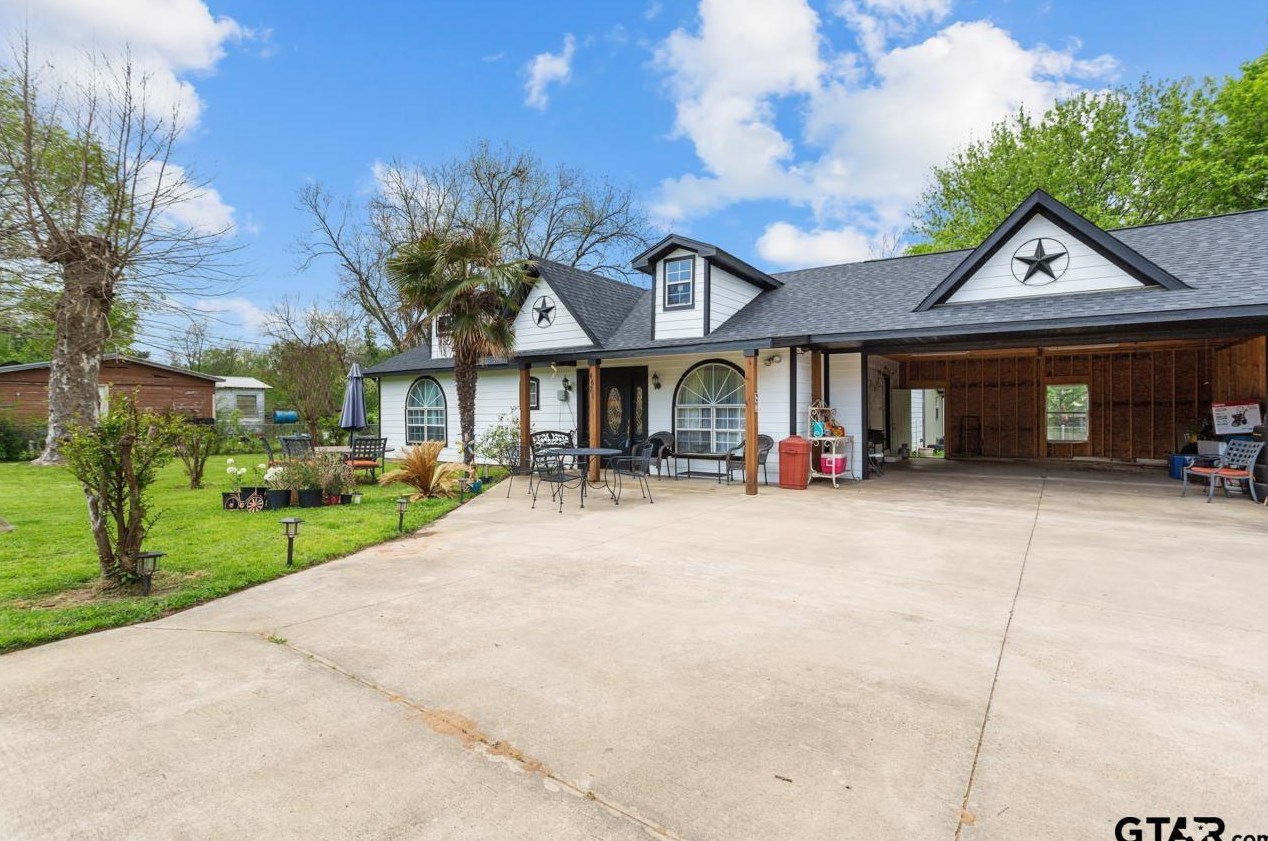 4621 Lucky Ave, Tyler, TX 75708-7141