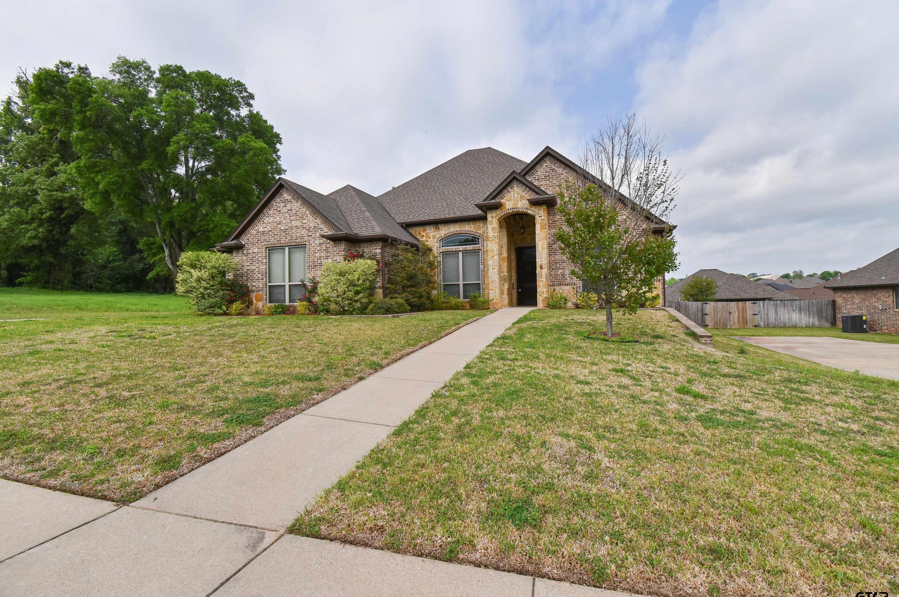 7751 Cherryhill Dr, Tyler, TX 75703-7371