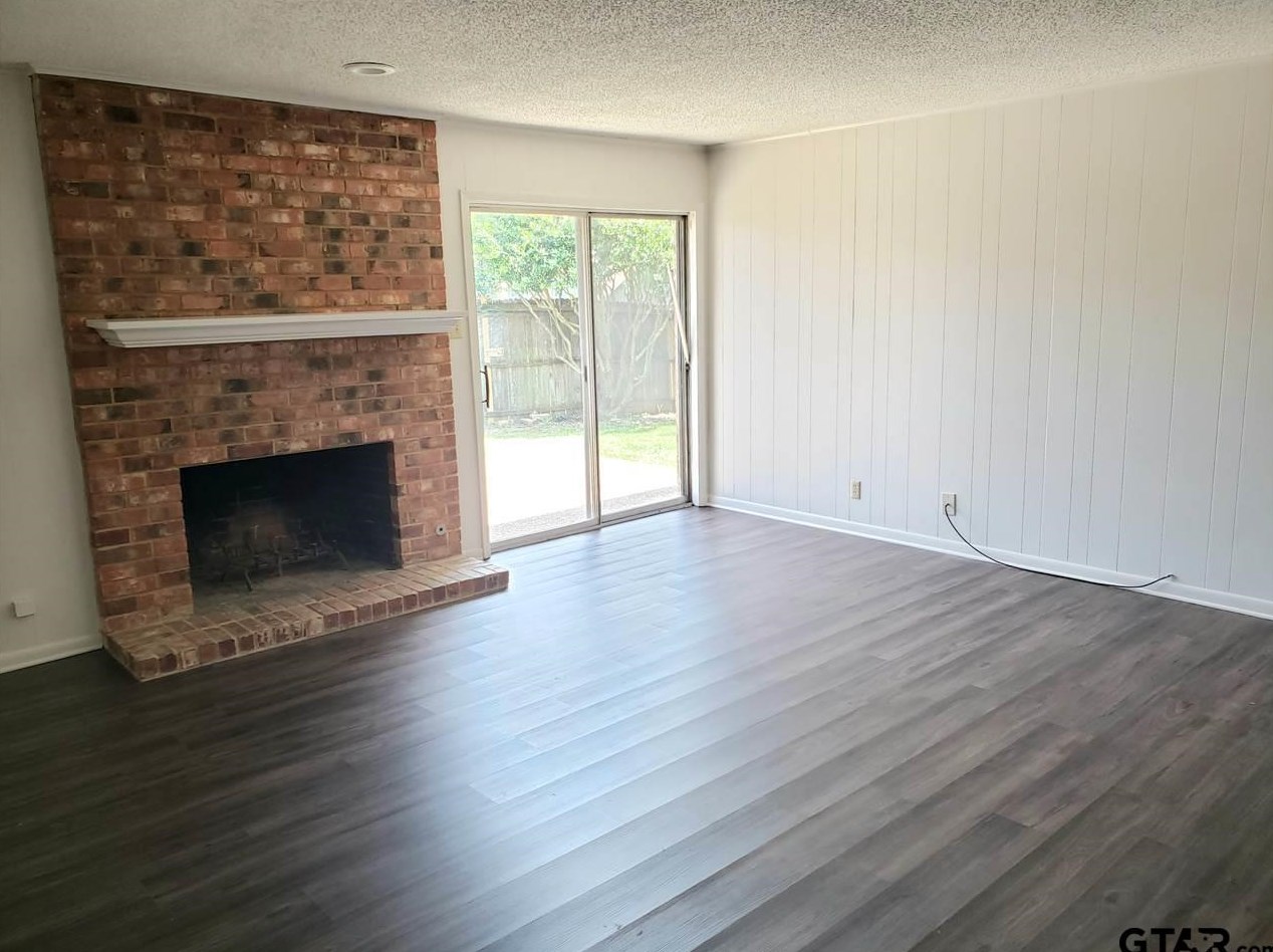 434 Top Hill Dr, Tyler, TX 75703