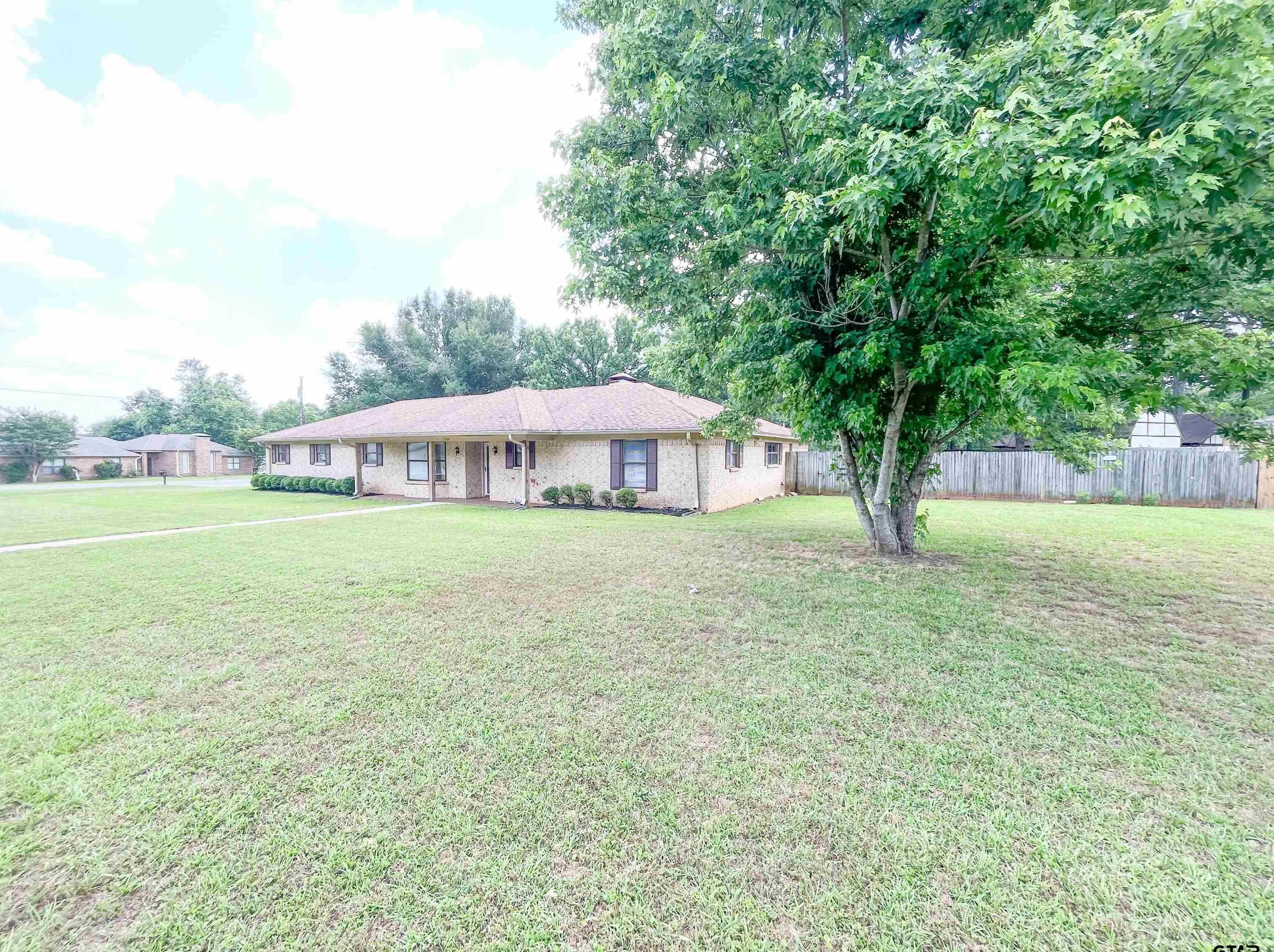 1104 Corey Dr, Whitehouse, TX 75791